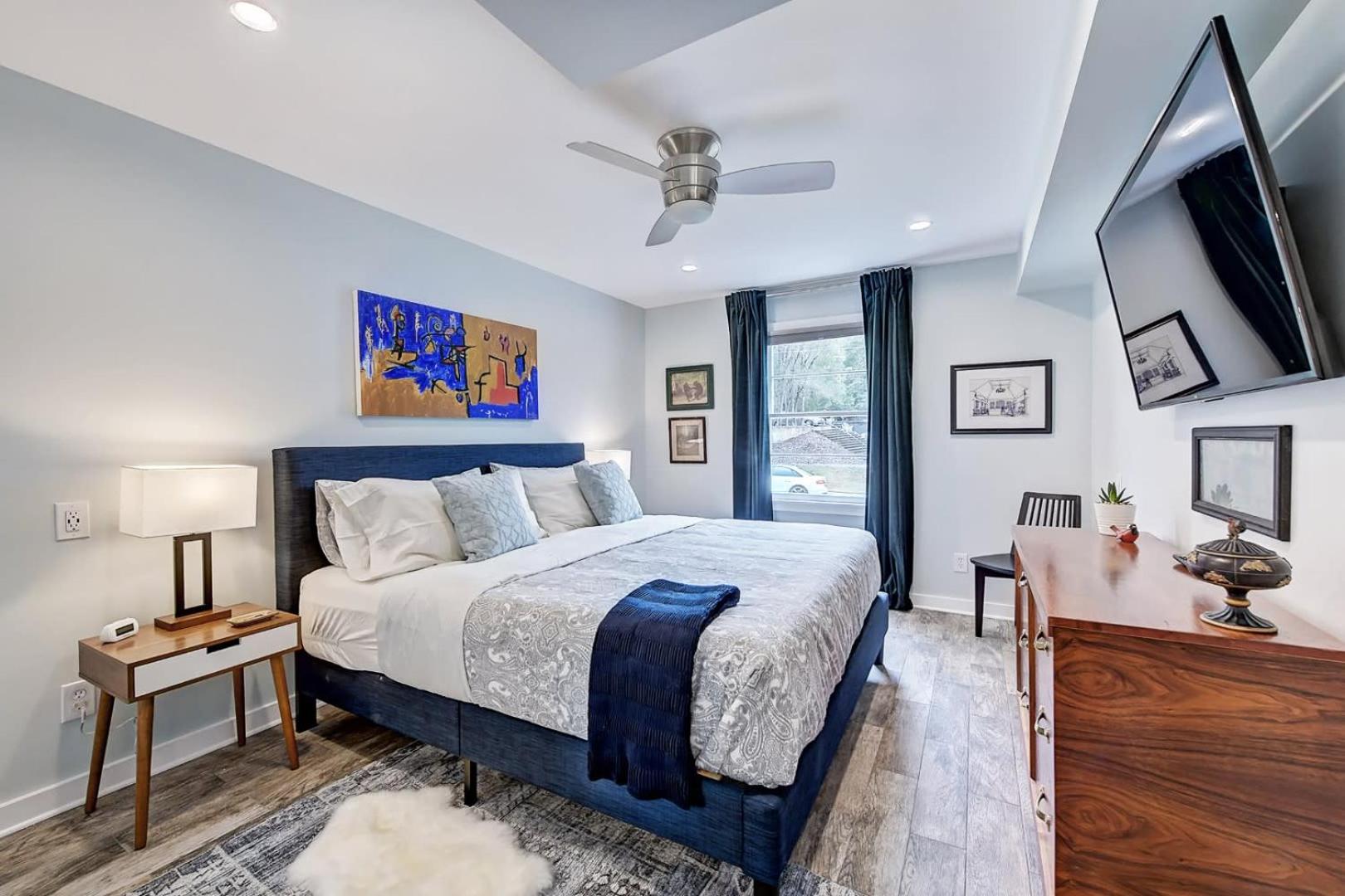 Charlotte Vacations - The Home Collection CLT: 510 Queens - Property Image 19