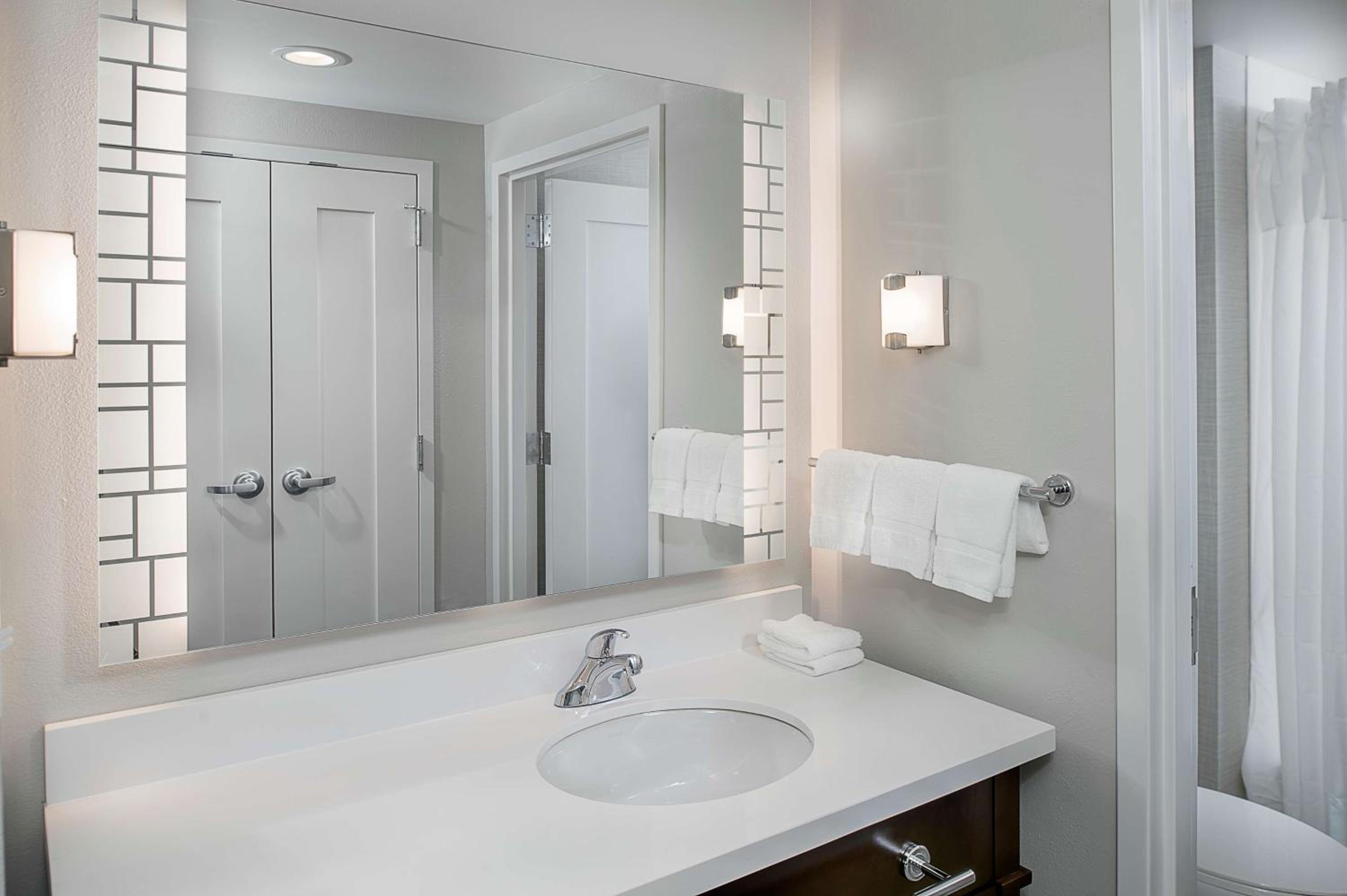 Homewood Suites by Hilton St. Louis Westport - Property Image 1