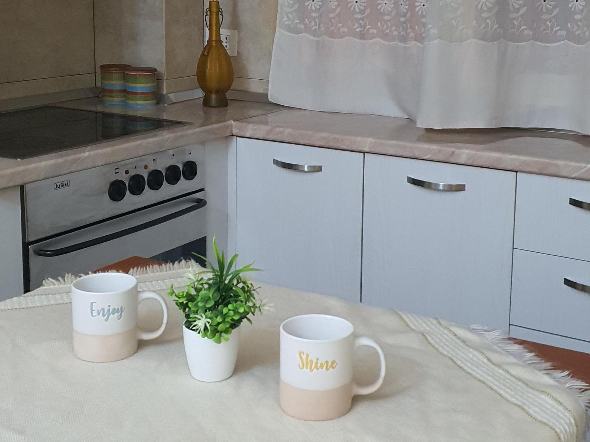 Alle's M Shyri studio apartment