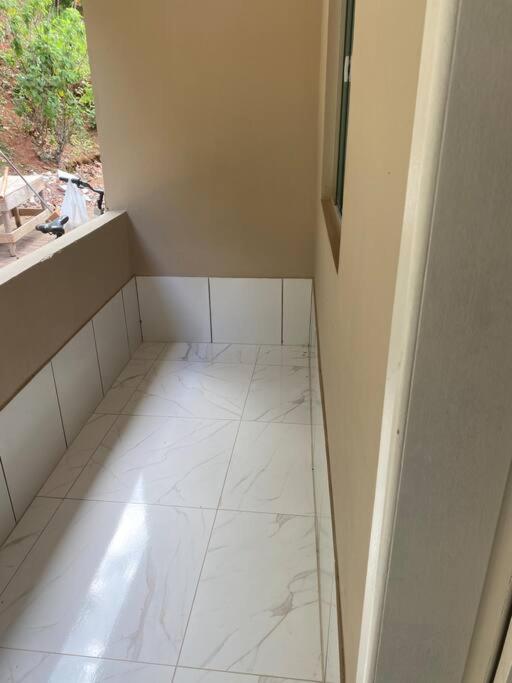 Casa CENTRO com Estacionamento-500m da rua do lazer, ideal p casais ou até 4 pessoas