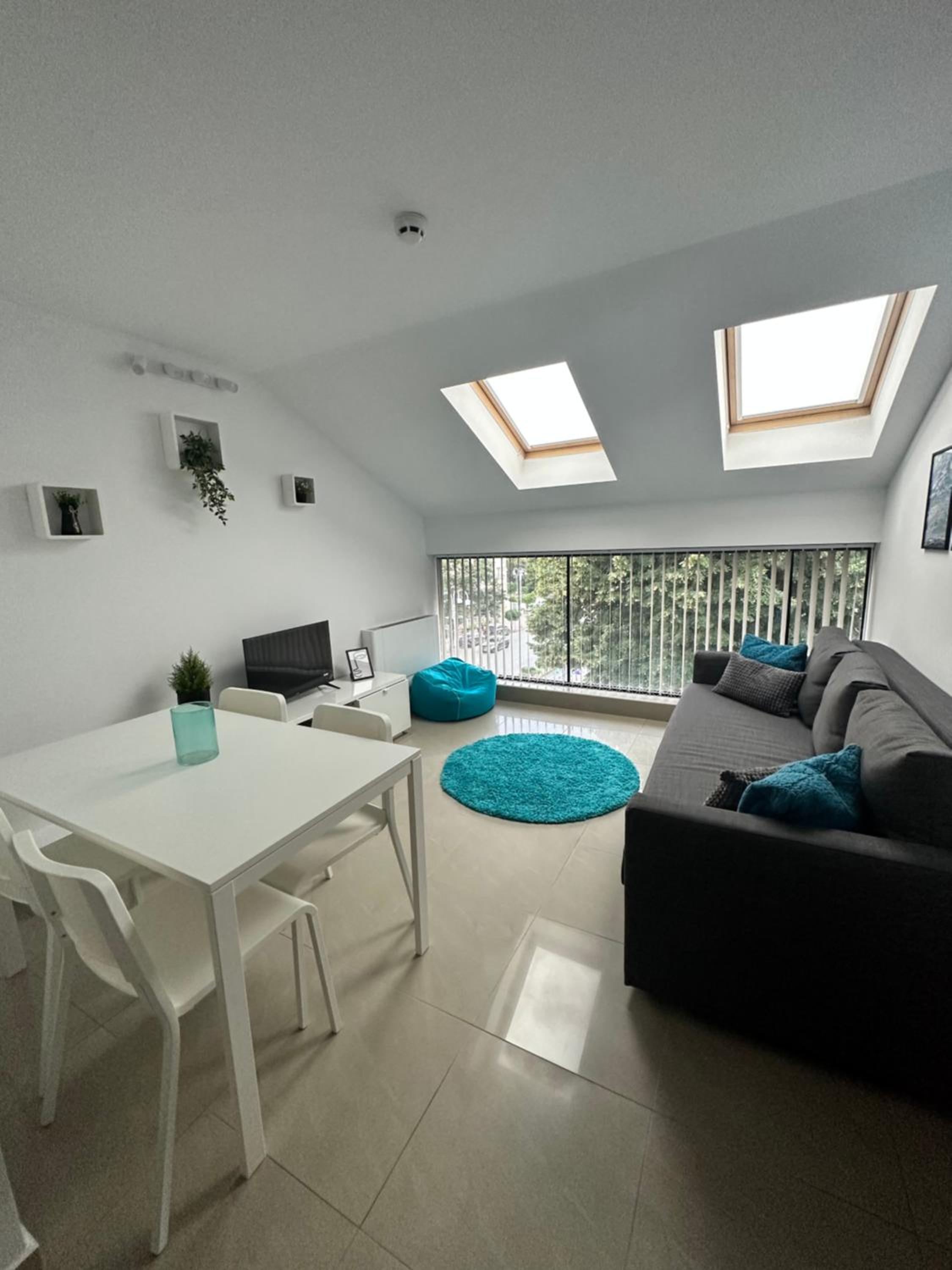 Blue Central Apartment