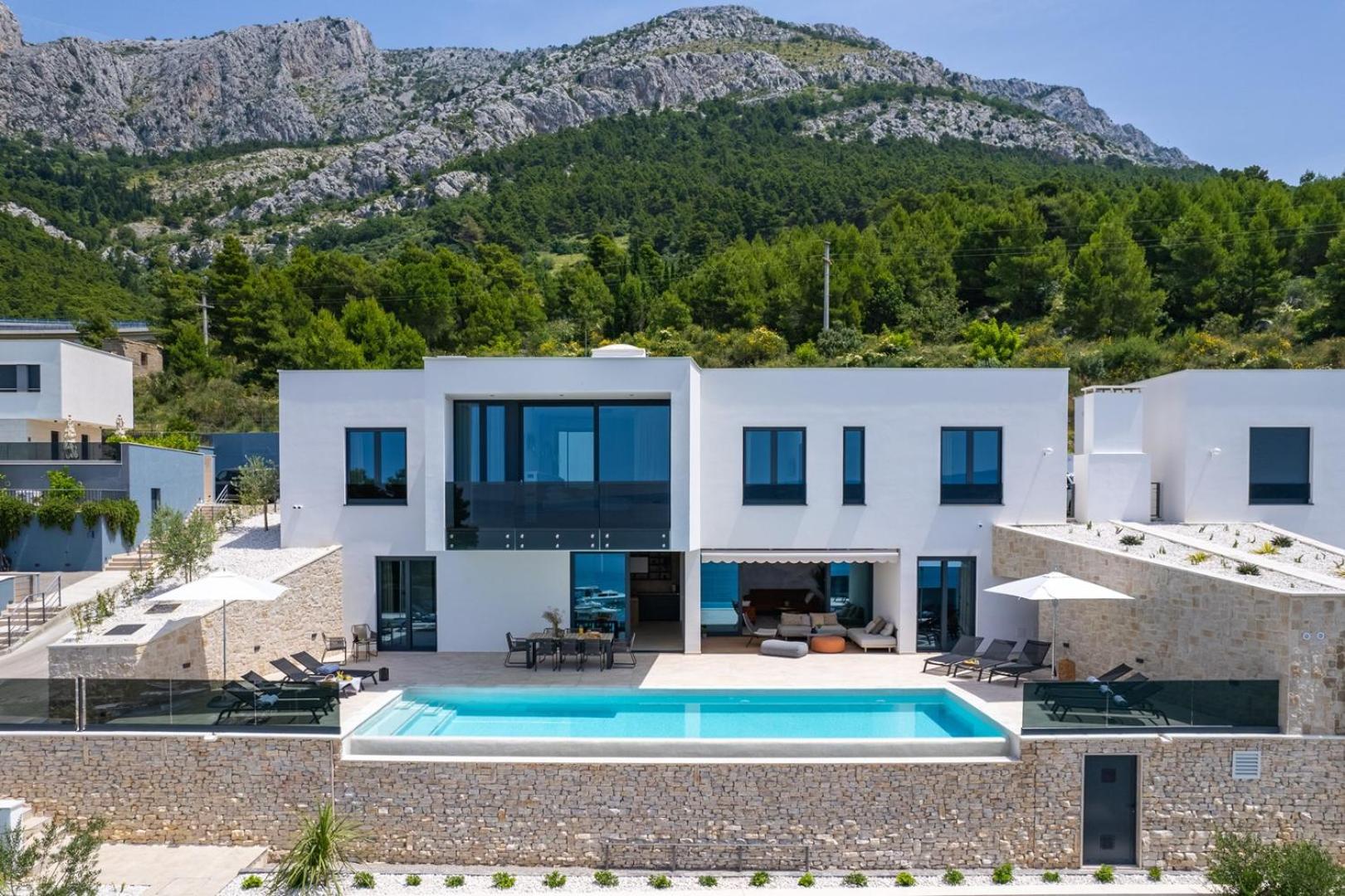 Seafront Villa Kiara with 5 en-suite bedrooms in Omiš view 3