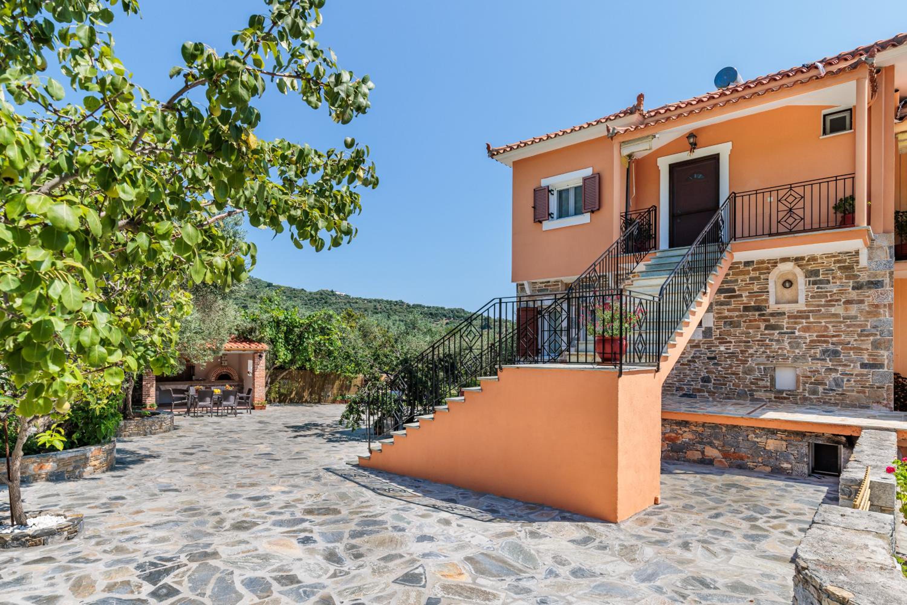 Hotel Eleonora's - Image 1