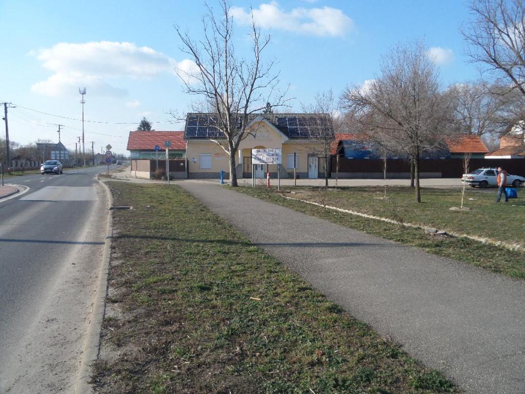 Karneol Apartmanház Cserkeszőlő view 2