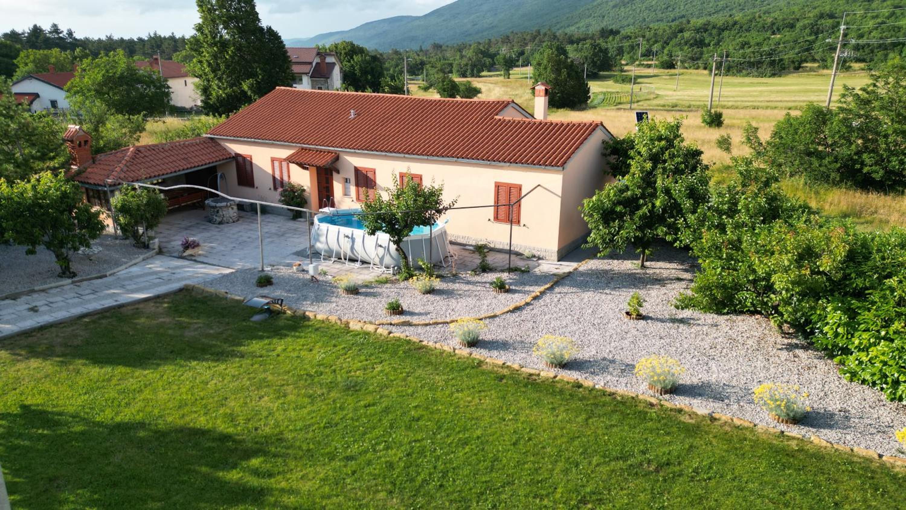 Hiša Pod Slavnikom view 3