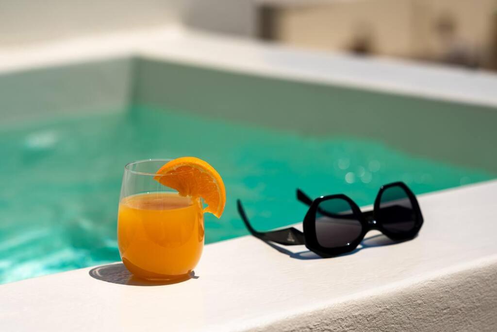 RockHill Luxury Suite Imerovigli view 3