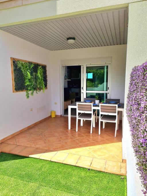 Homely Apt in Modern building with Pool