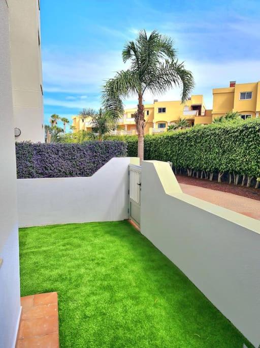 Homely Apt in Modern building with Pool
