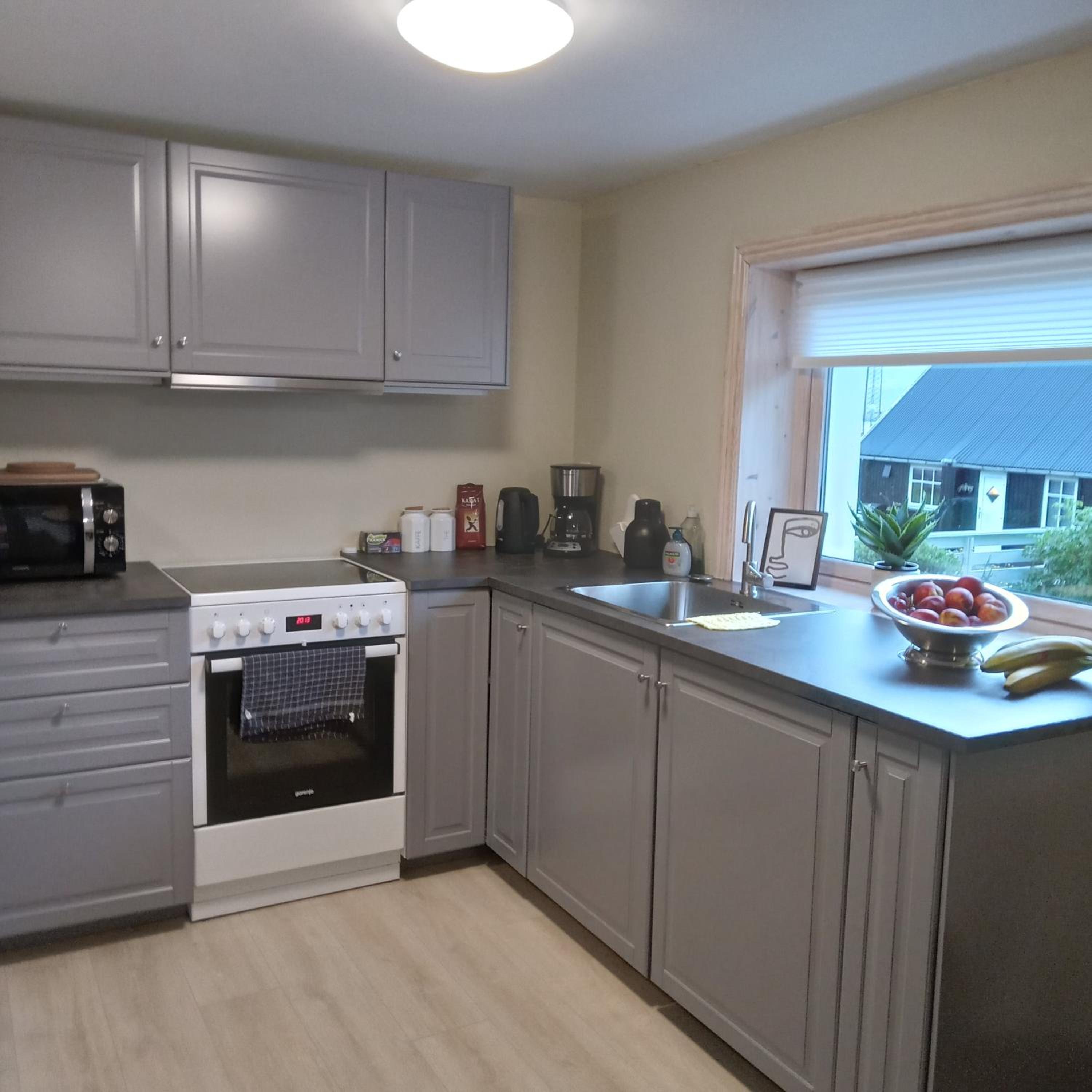 Experience unique Faroe Islands holiday home by the sea with great views, fully equipped kitchen and reliable Wi-Fi view 4
