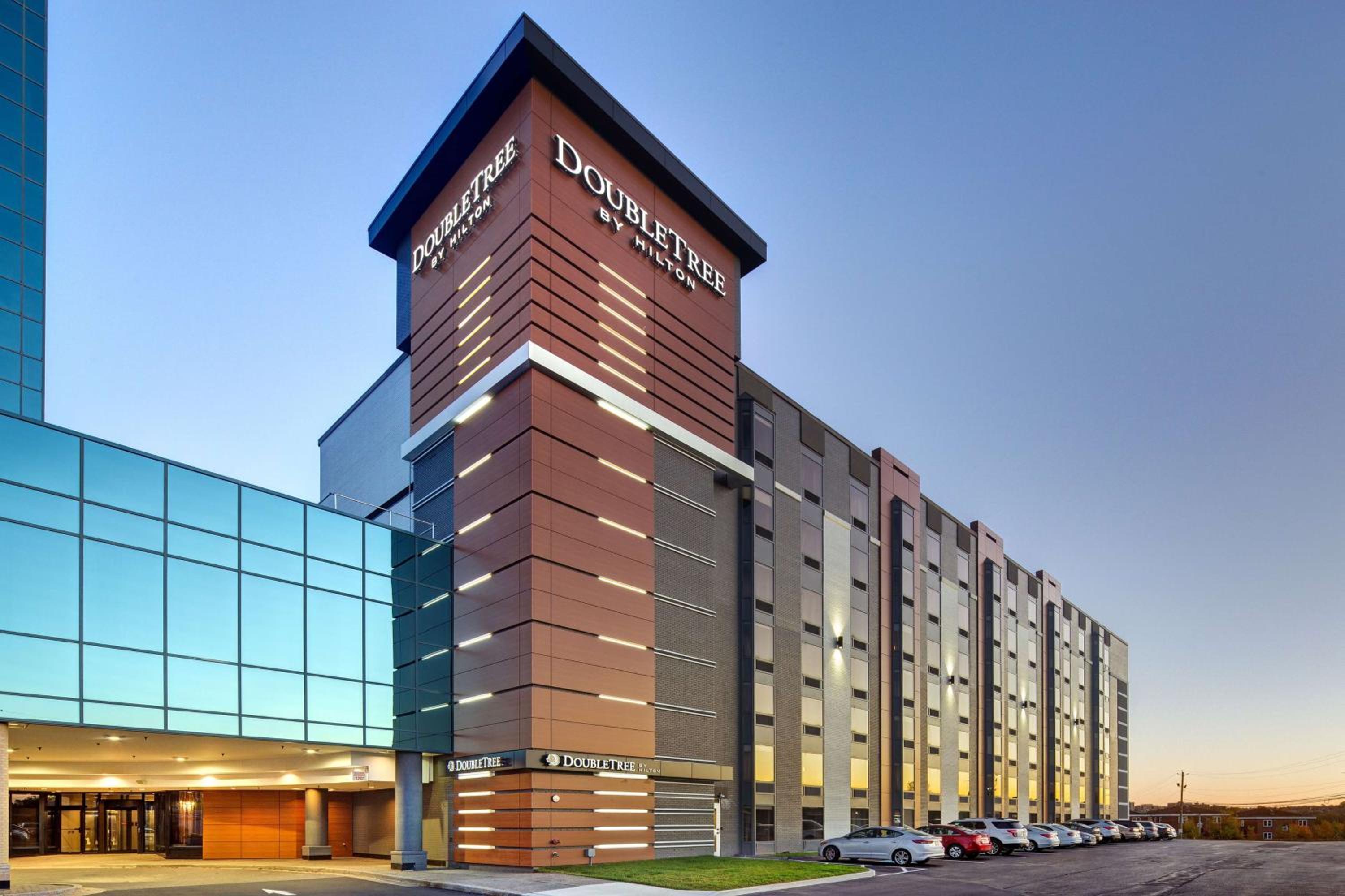 Hotel DoubleTree By Hilton Halifax Dartmouth - Image 1