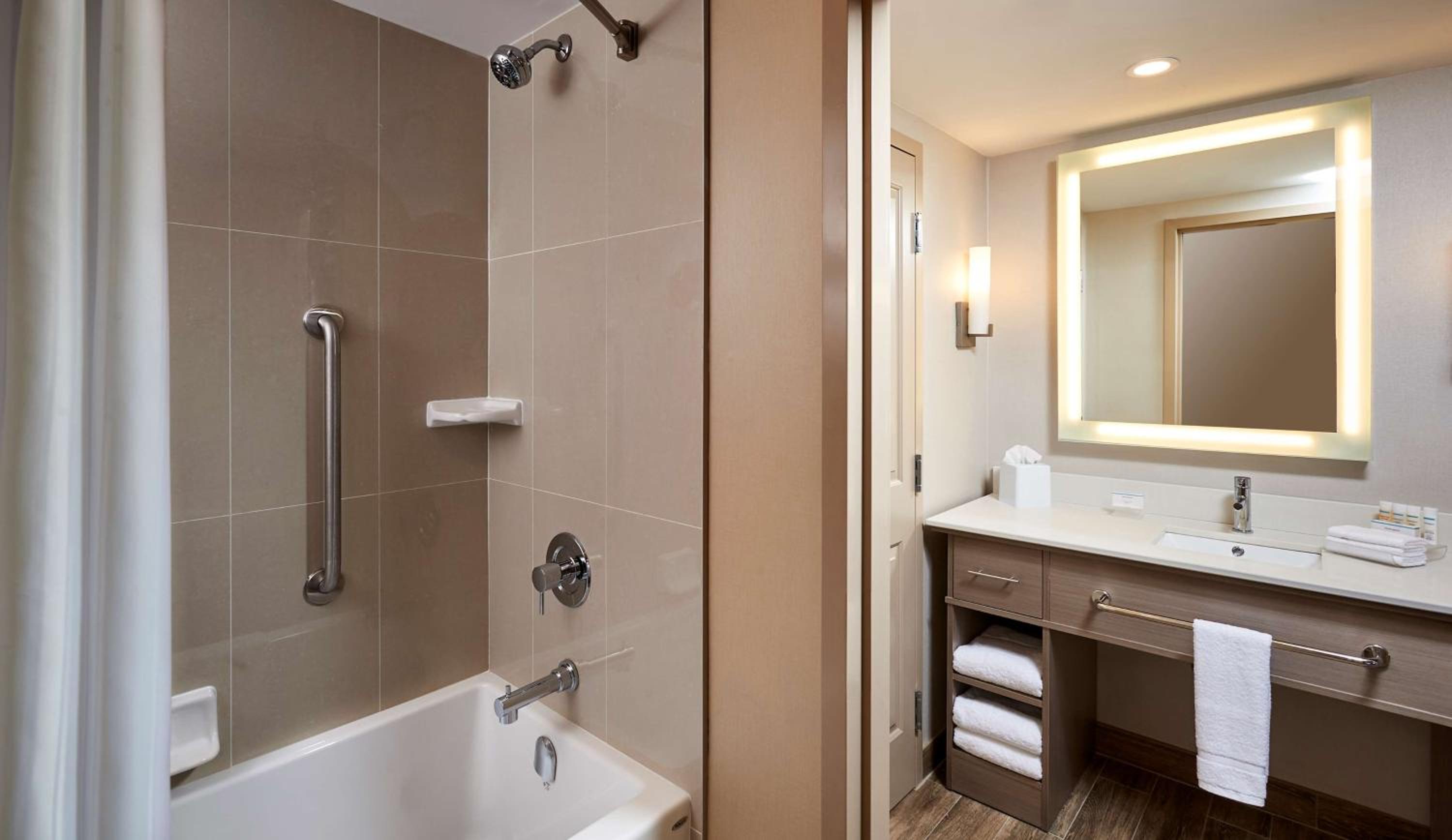 North Bay Vacations - Homewood Suites By Hilton North Bay - Property Image 2