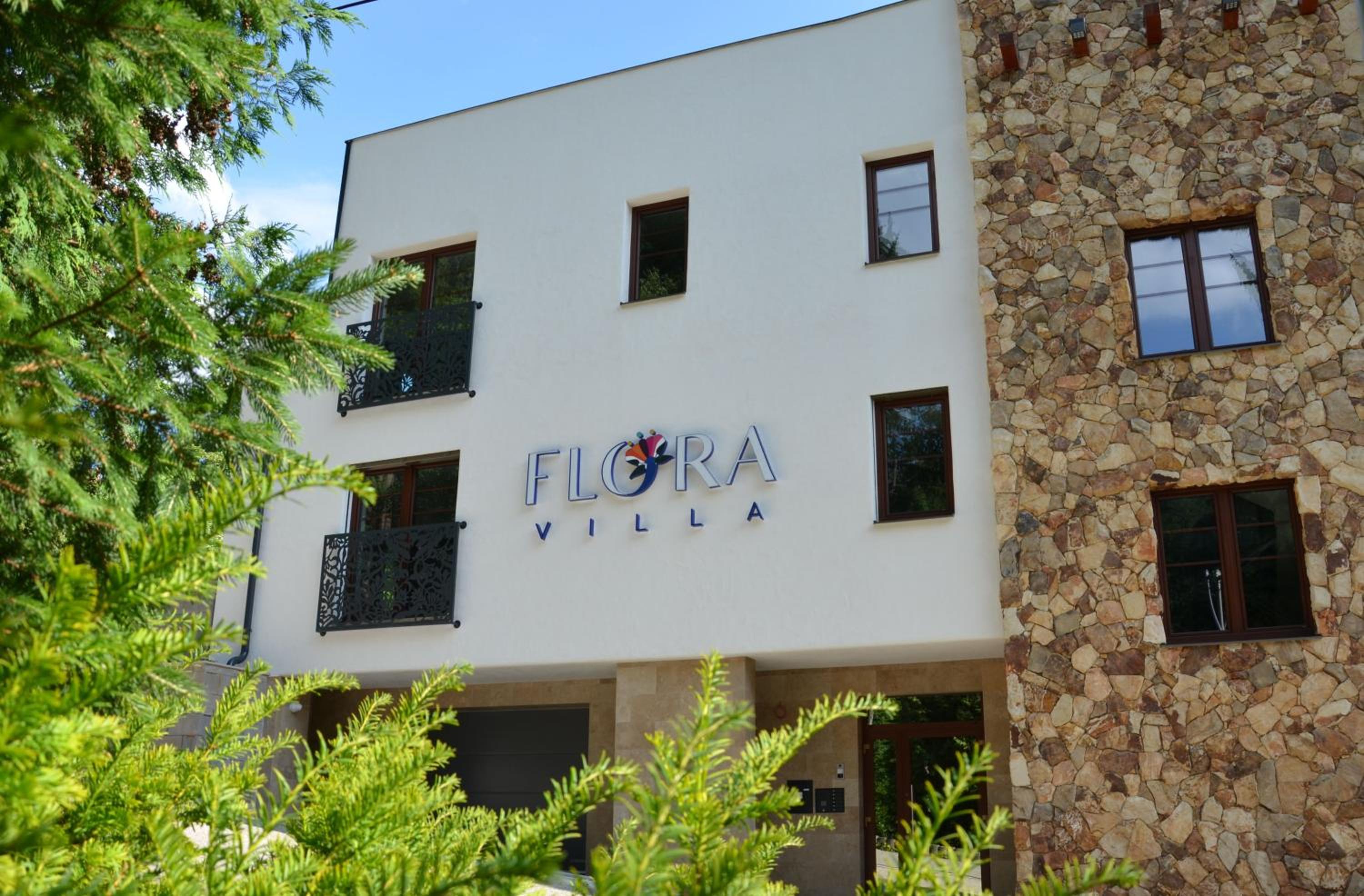 Hotel FloraVilla - Image 1