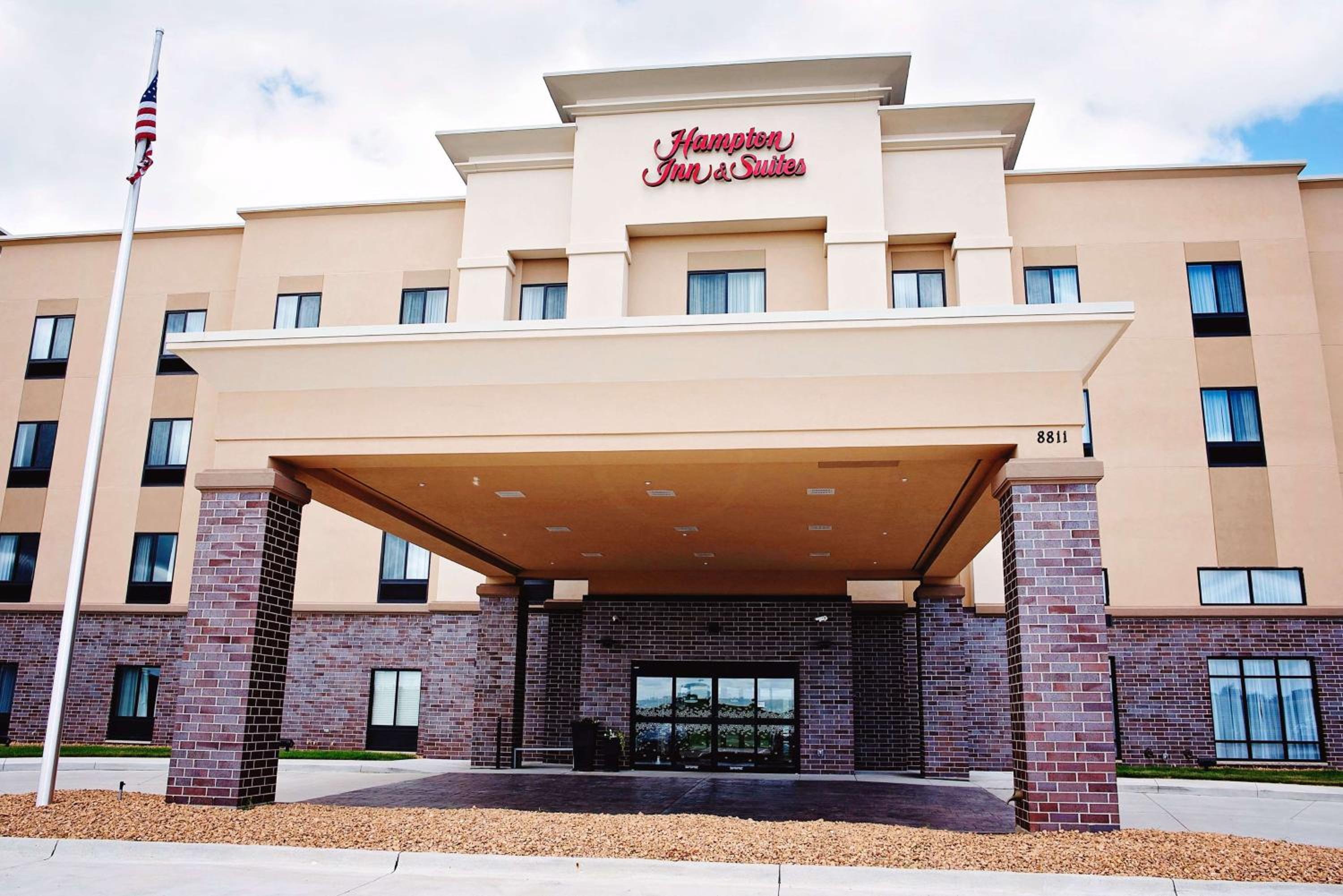 Des Moines Vacations - Hampton Inn  Suites Des Moines/Urbandale Ia - Property Image 1