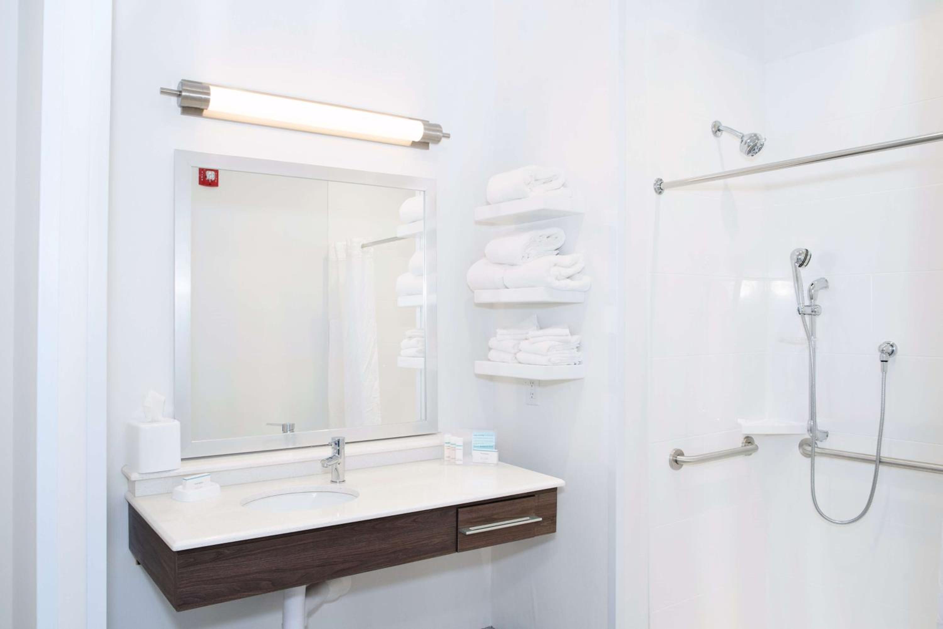 Des Moines Vacations - Hampton Inn  Suites Des Moines/Urbandale Ia - Property Image 4