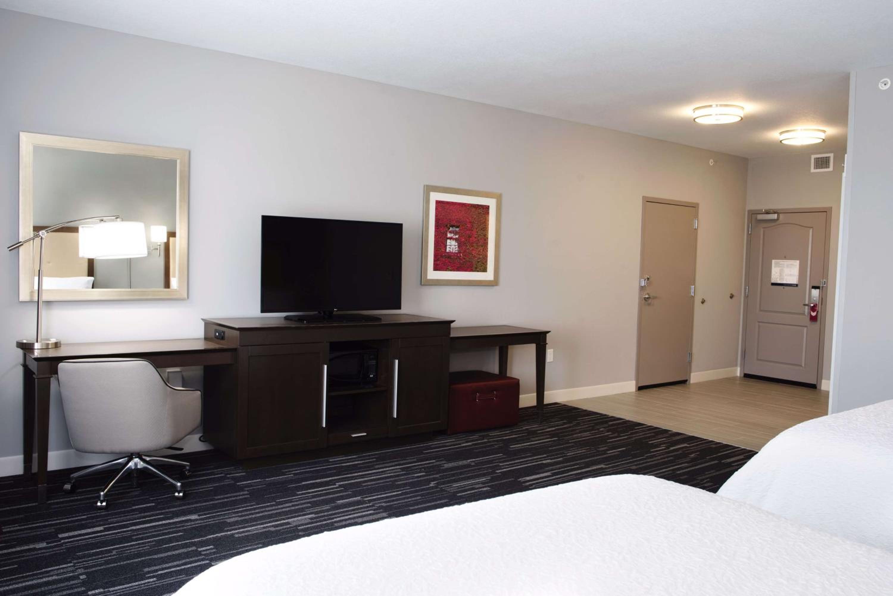 Des Moines Vacations - Hampton Inn  Suites Des Moines/Urbandale Ia - Property Image 3