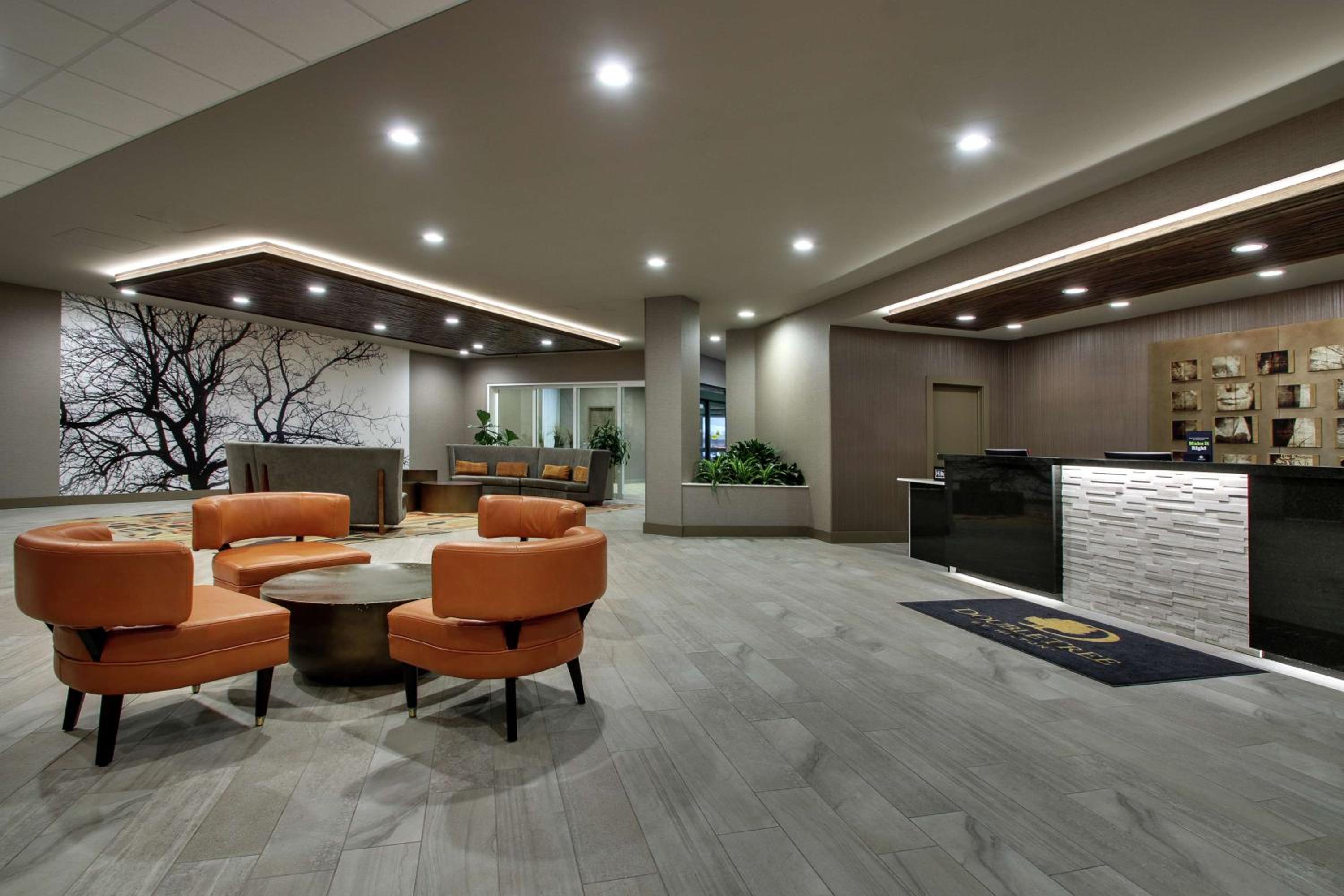 Mount Vernon Vacations - Doubletree By Hilton Mt. Vernon - Property Image 5