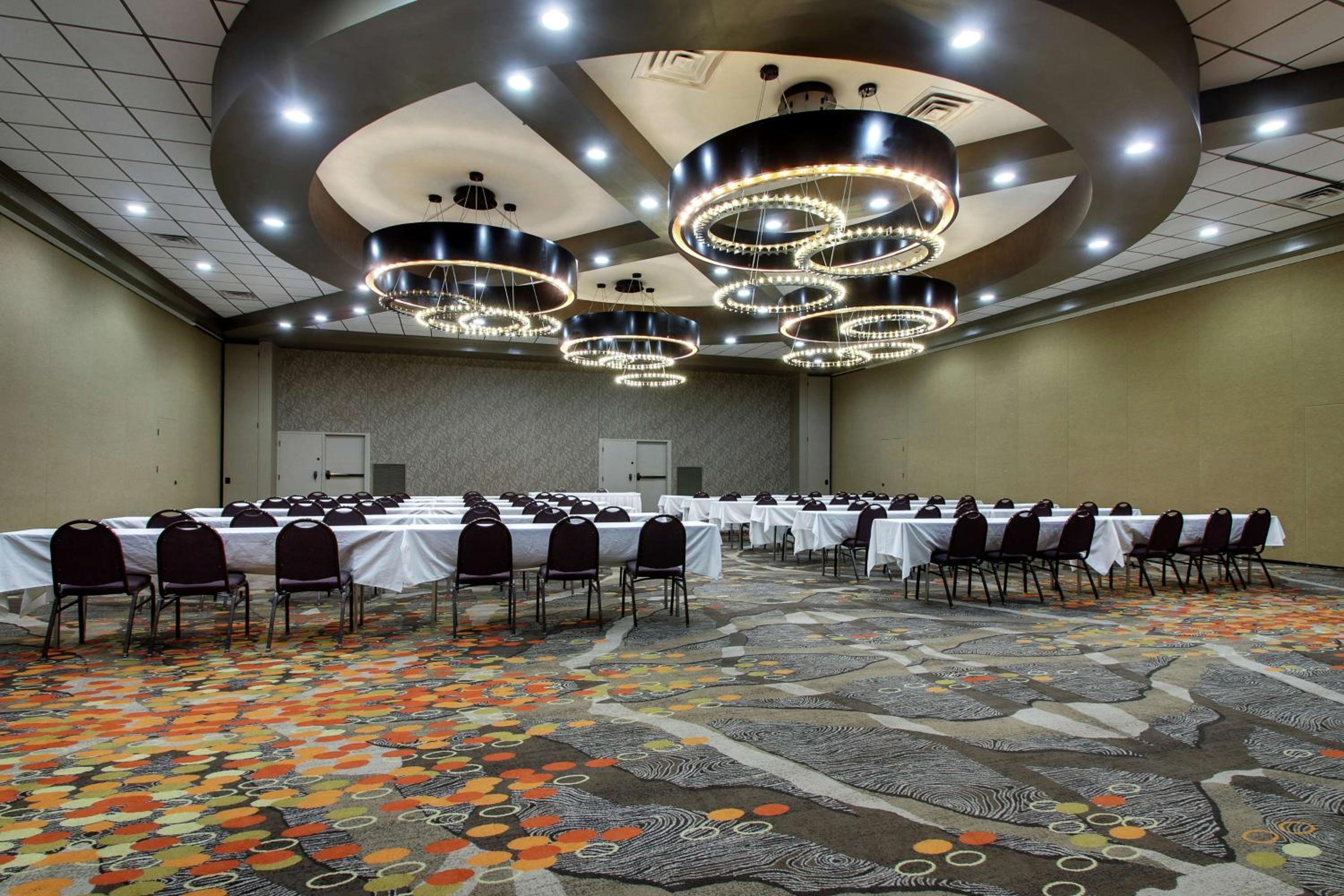 Mount Vernon Vacations - Doubletree By Hilton Mt. Vernon - Property Image 7