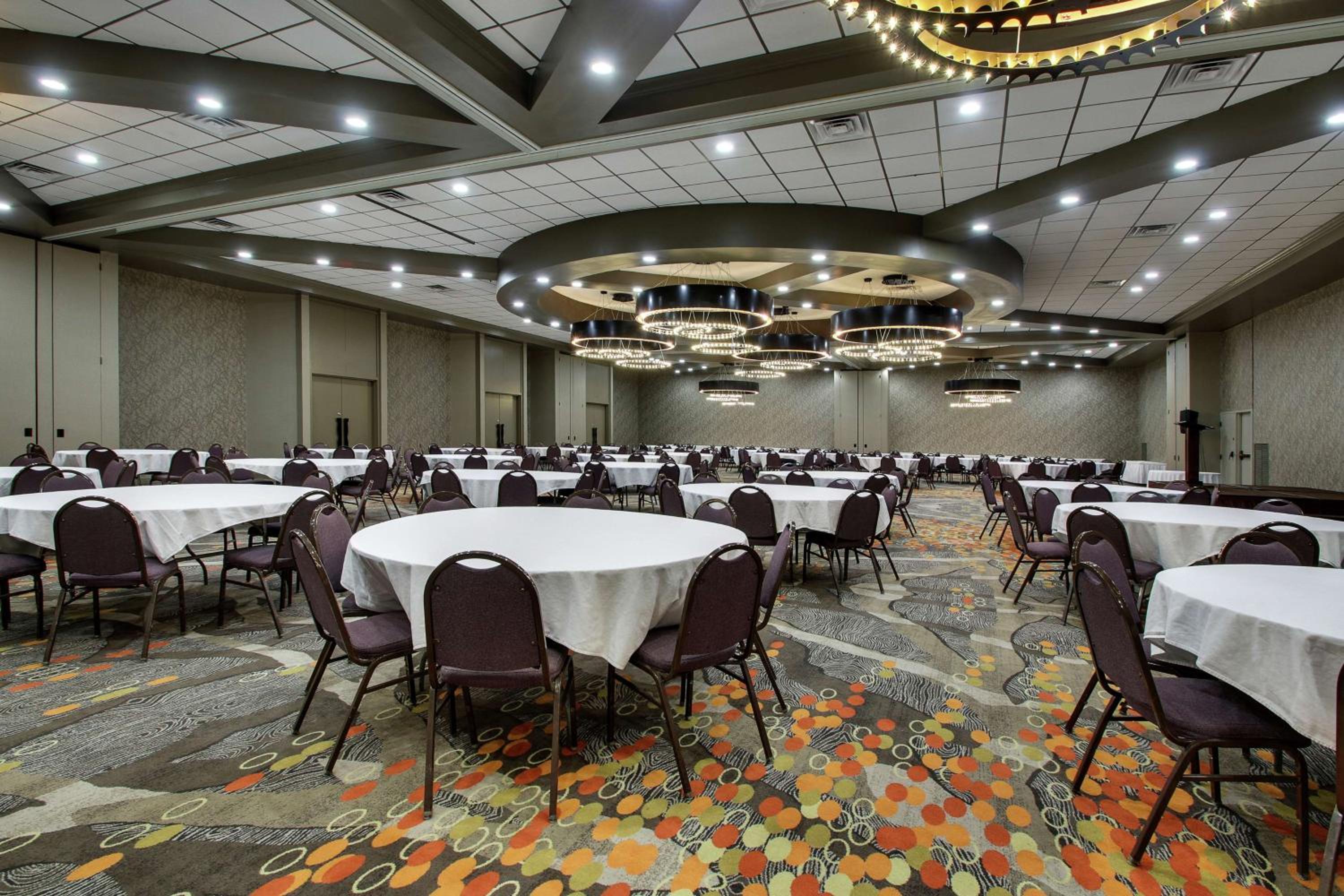 Mount Vernon Vacations - Doubletree By Hilton Mt. Vernon - Property Image 5