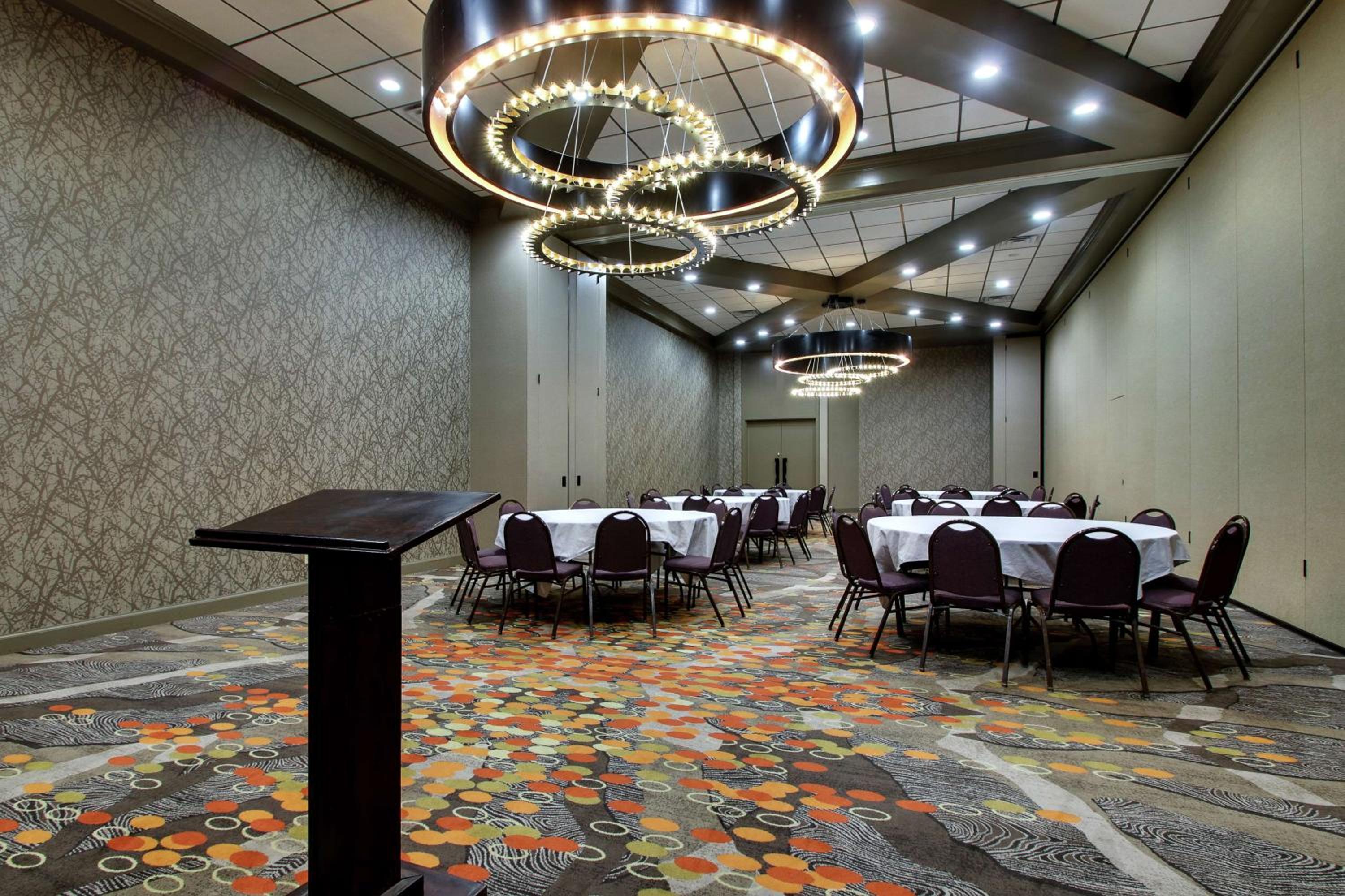 Mount Vernon Vacations - Doubletree By Hilton Mt. Vernon - Property Image 3