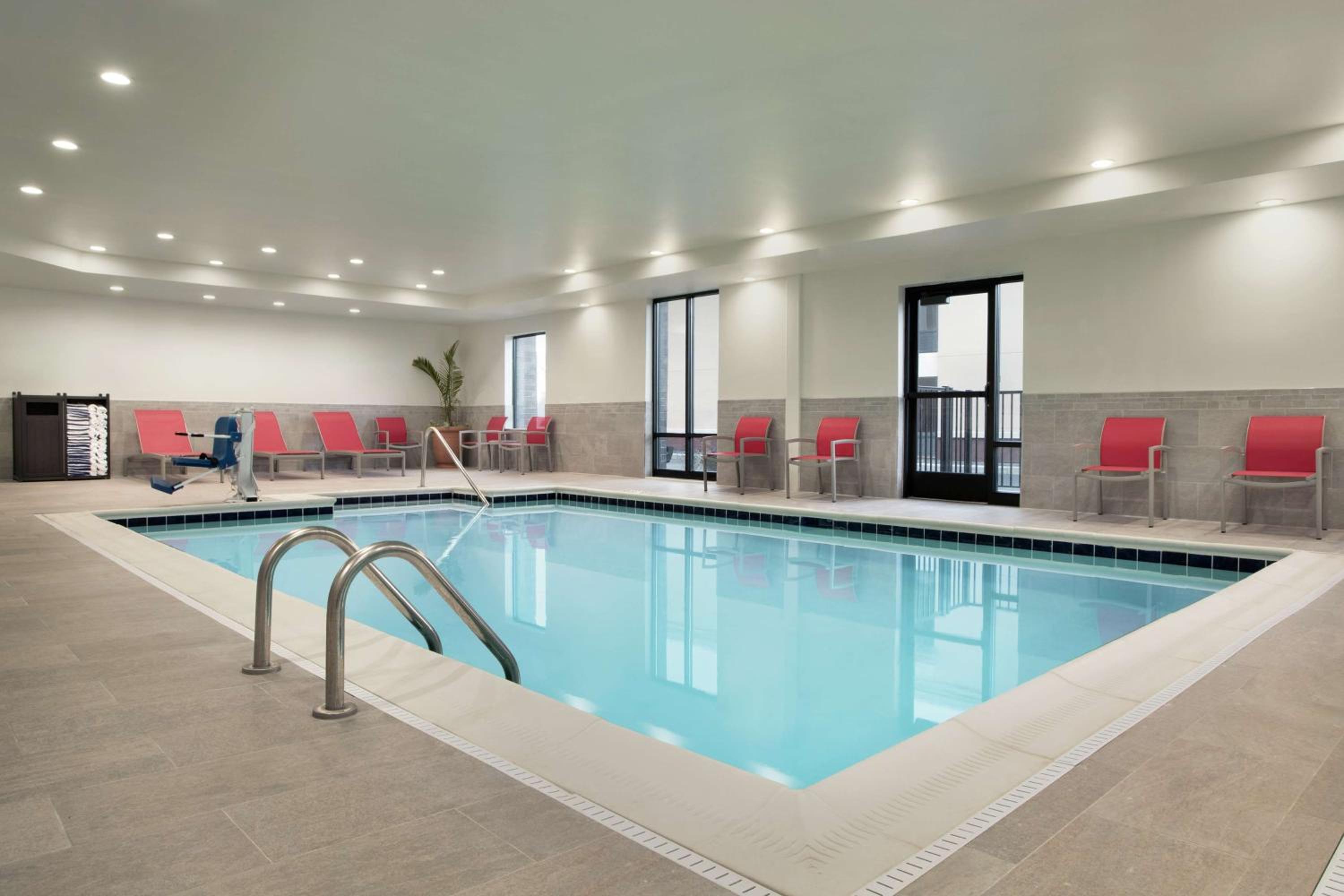 Hampton Inn & Suites St. Louis/Alton, IL