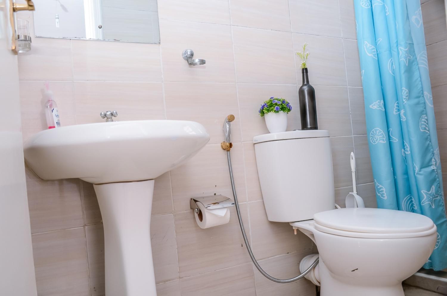 Hirwado Homes & Cozy Rooms JKIA -3 Bedrooms With 5beds, 2Baths - 500metres From Each Other
