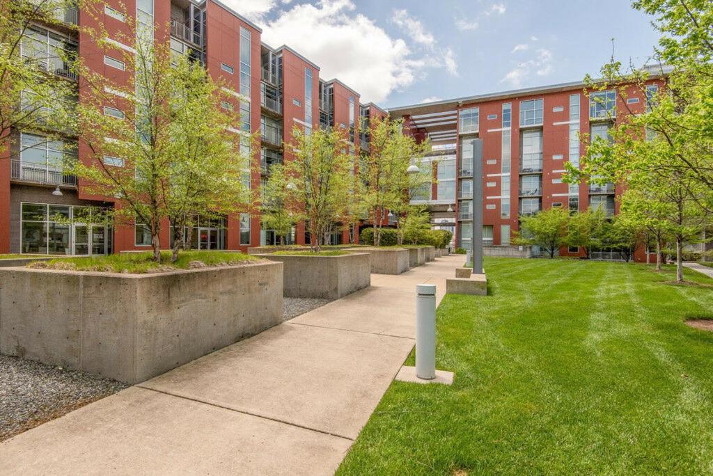 Traveler's Haven 1bd 1 and half bath 2 story East Nashville Condo view 3