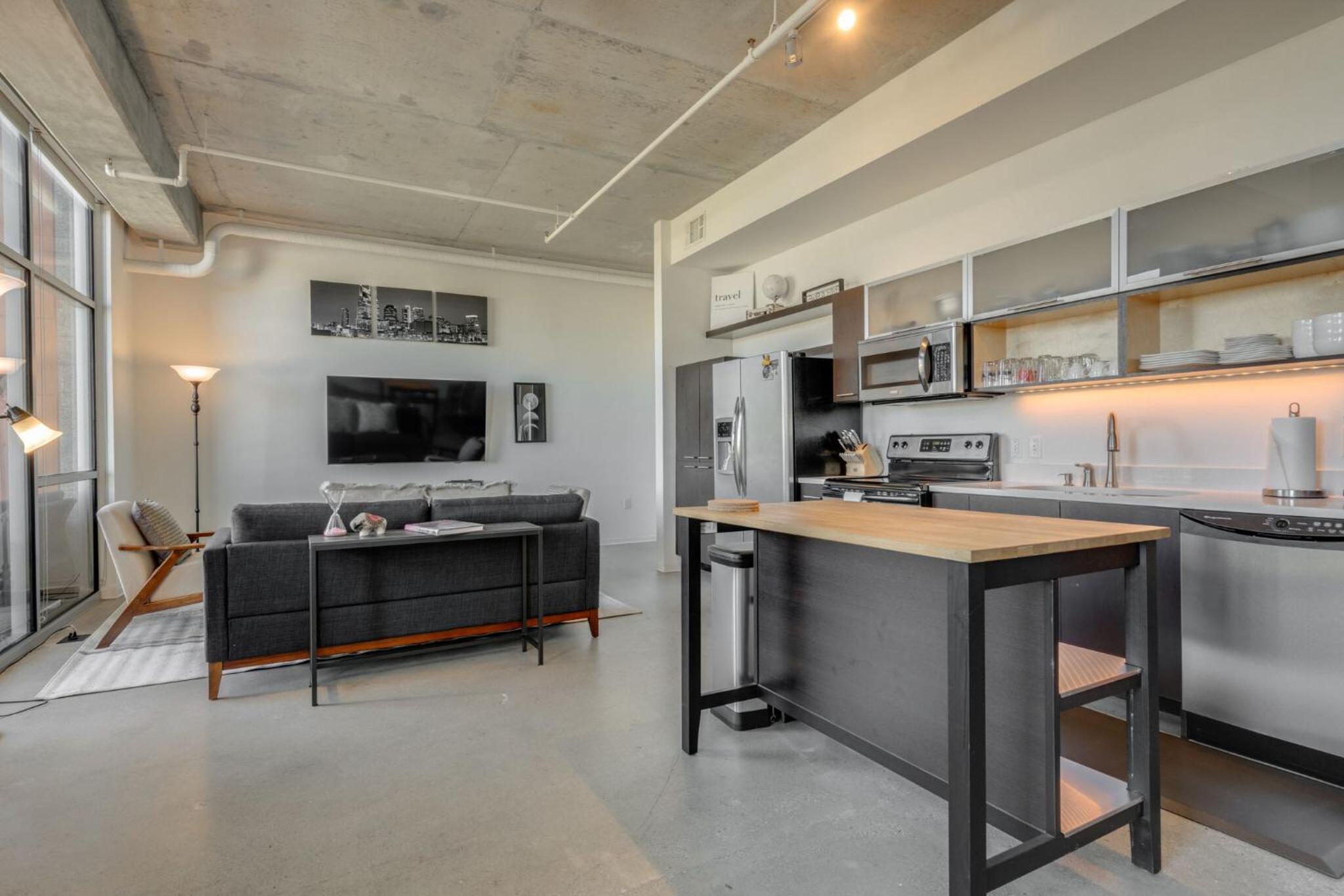 Traveler's Haven 1bd 1 and half bath 2 story East Nashville Condo view 4