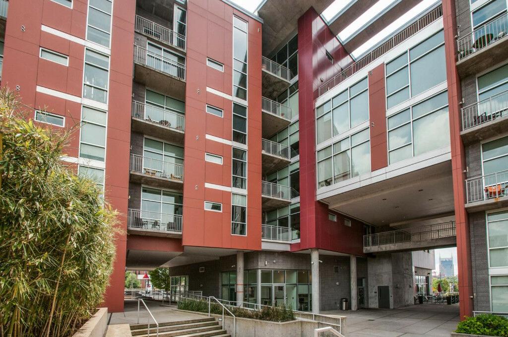 Smart, Stylish Music City Condo - Concierge, Restaurants, Gym, Rooftop Patio, Parking view 3
