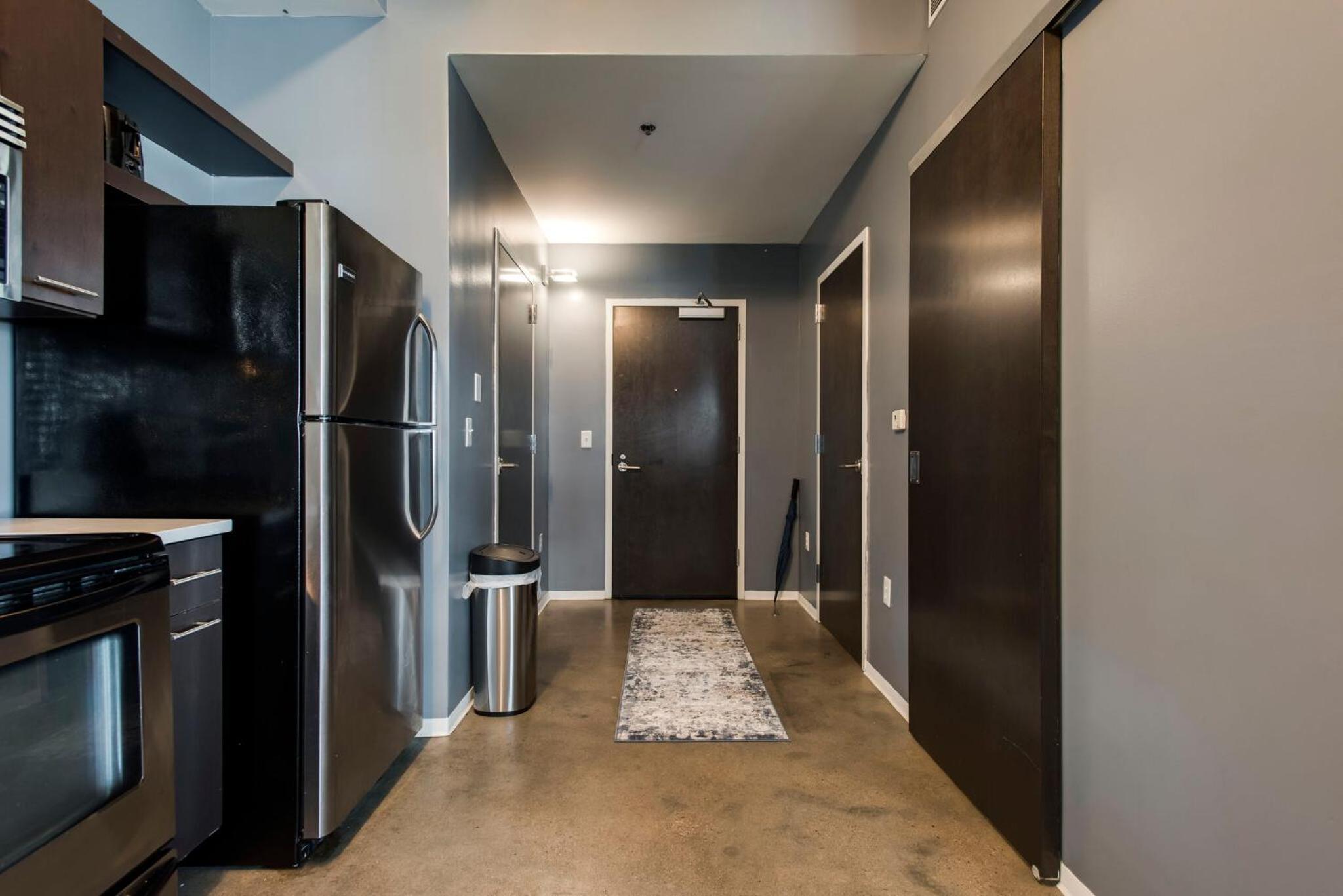 Sleek and Spacious Condo In East! view 2