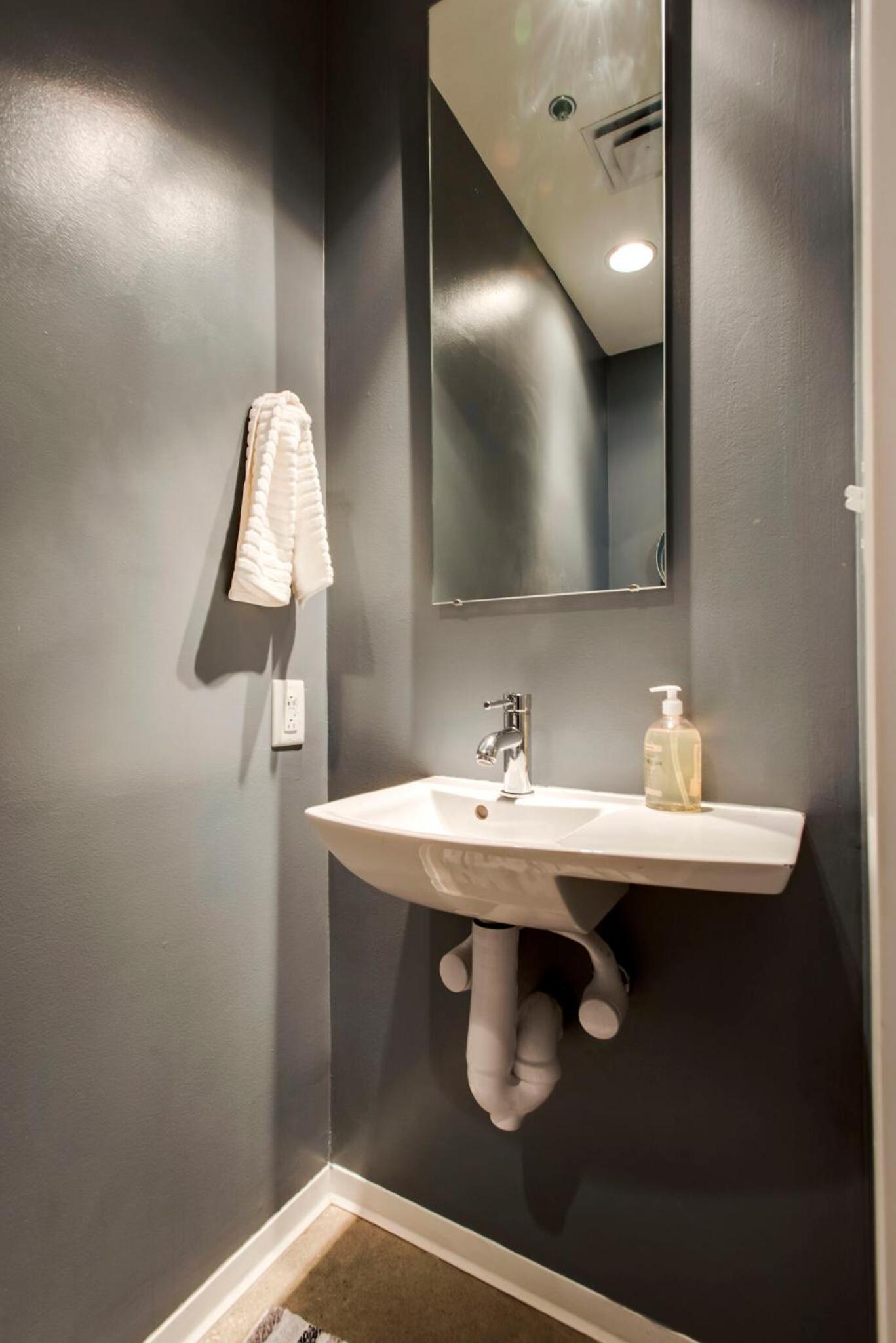 Sleek and Spacious Condo In East! view 5