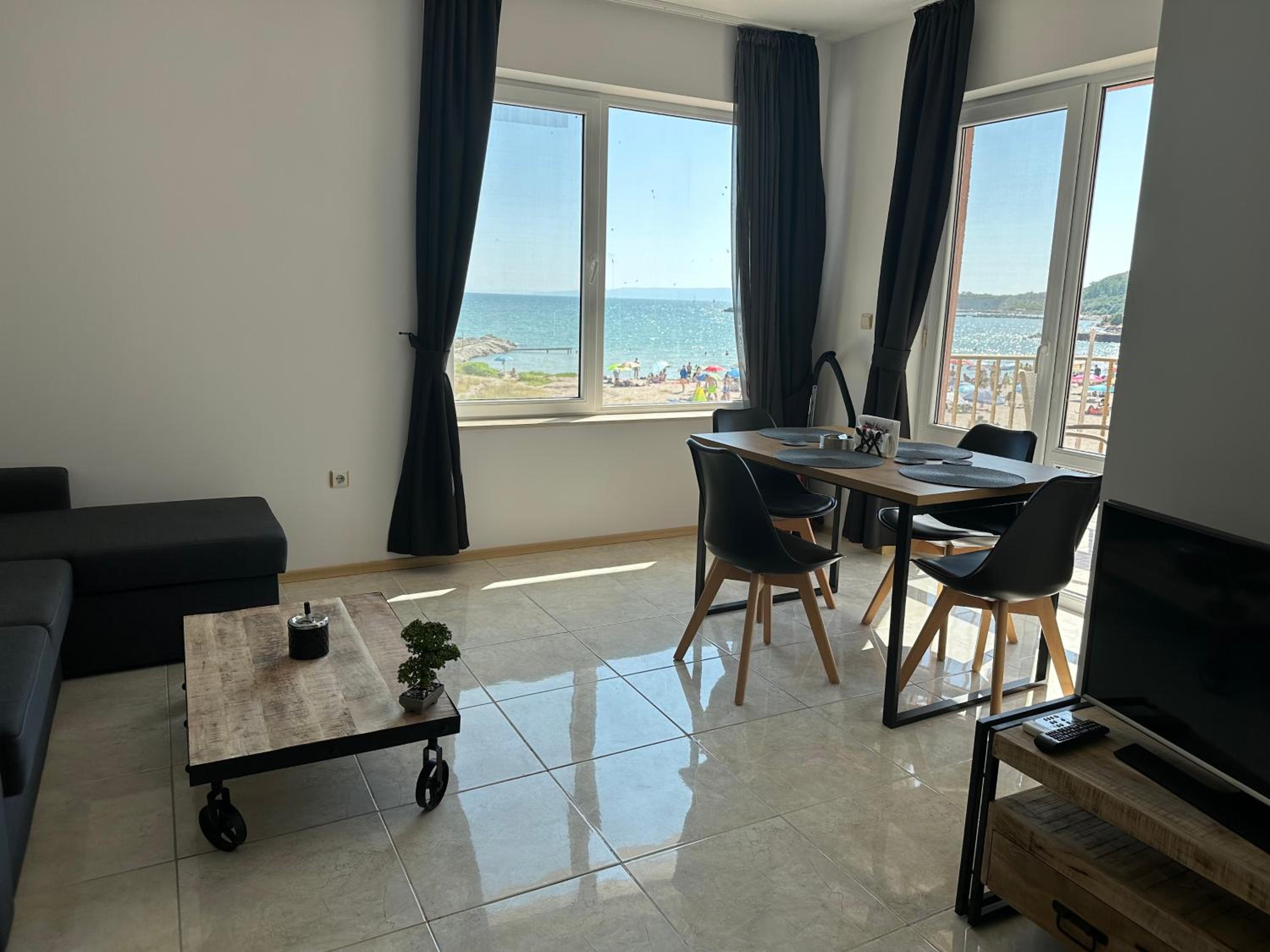 First Line On The Beach Cosy Sea Paradise Apartments