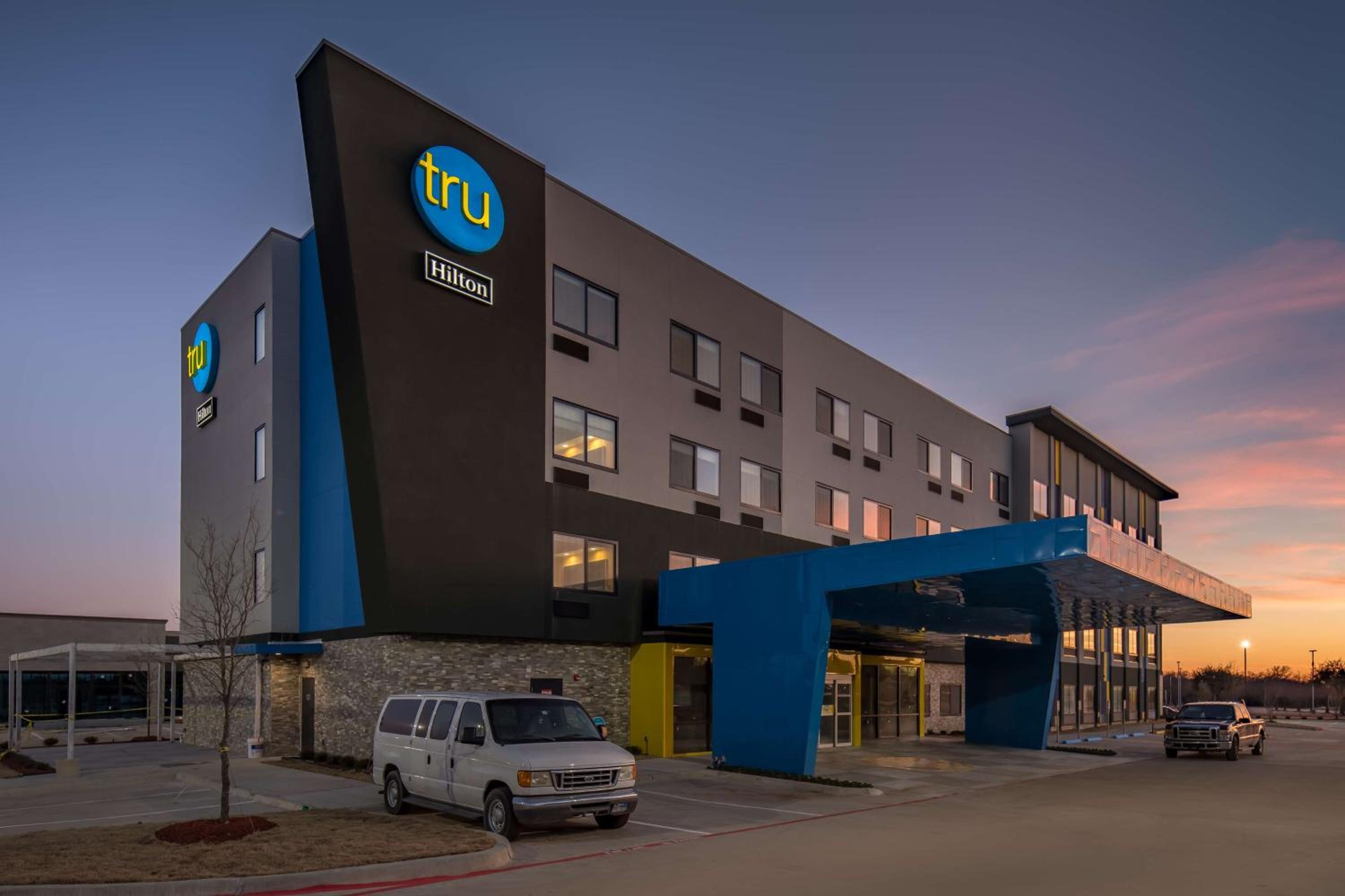 Dallas / Fort Worth Vacations - Tru by Hilton Garland Richardson - Property Image 2