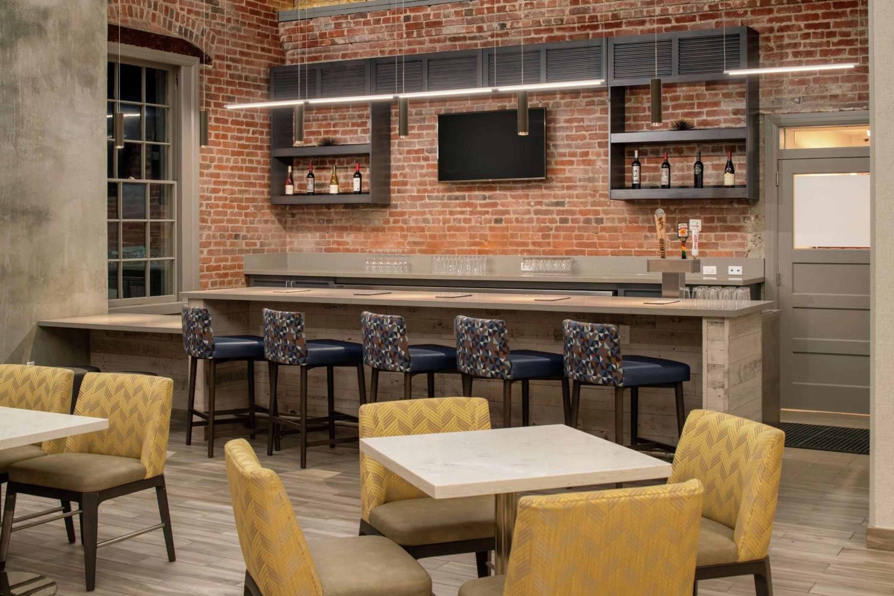 Petaluma Vacations - Hampton Inn Petaluma, Ca - Property Image 3