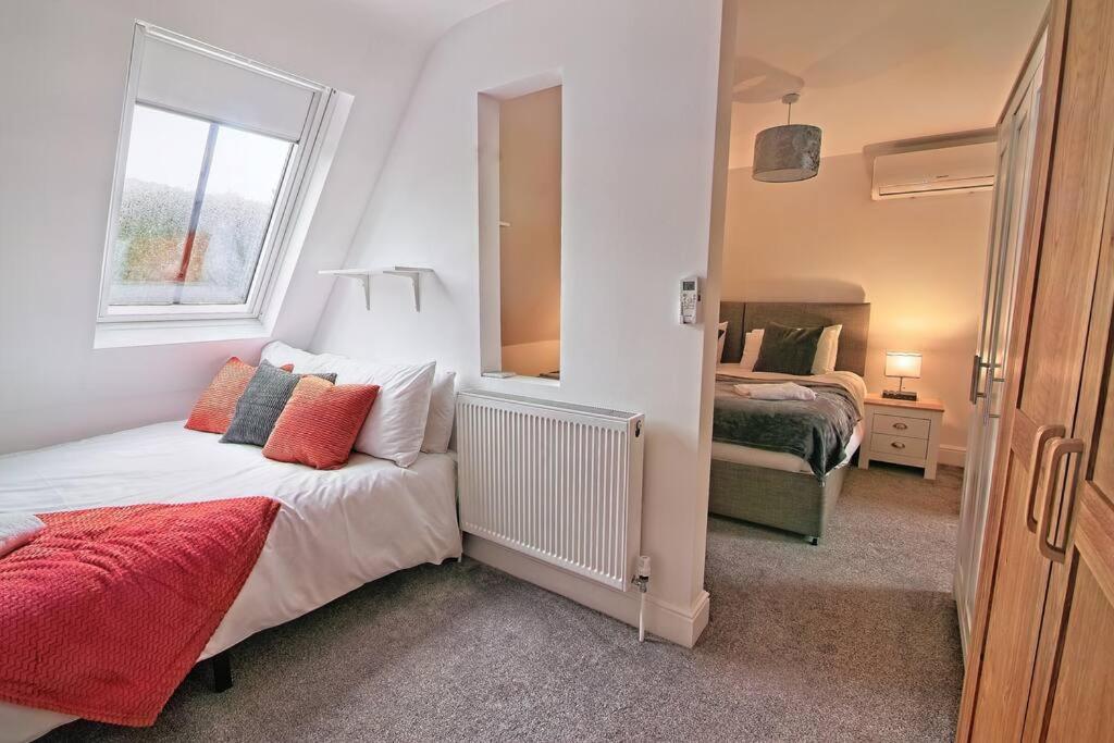 Luxury Air Conditioned 6 Bedroom Hythe Seaside