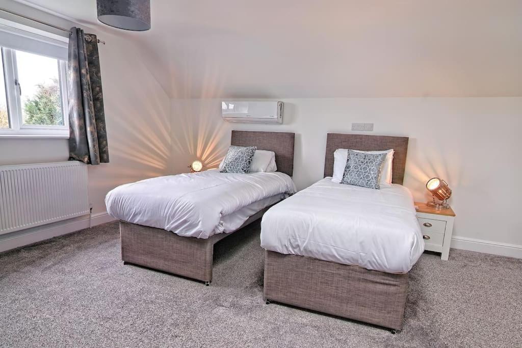 Luxury Air Conditioned 6 Bedroom Hythe Seaside
