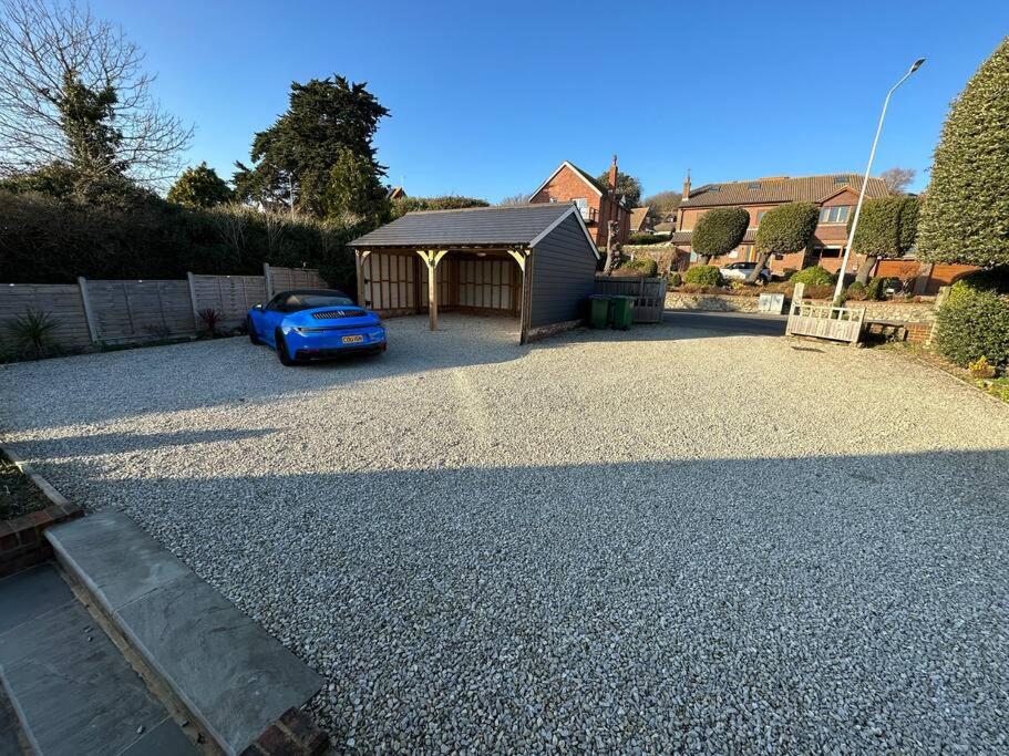 Luxury Air Conditioned 6 Bedroom Hythe Seaside