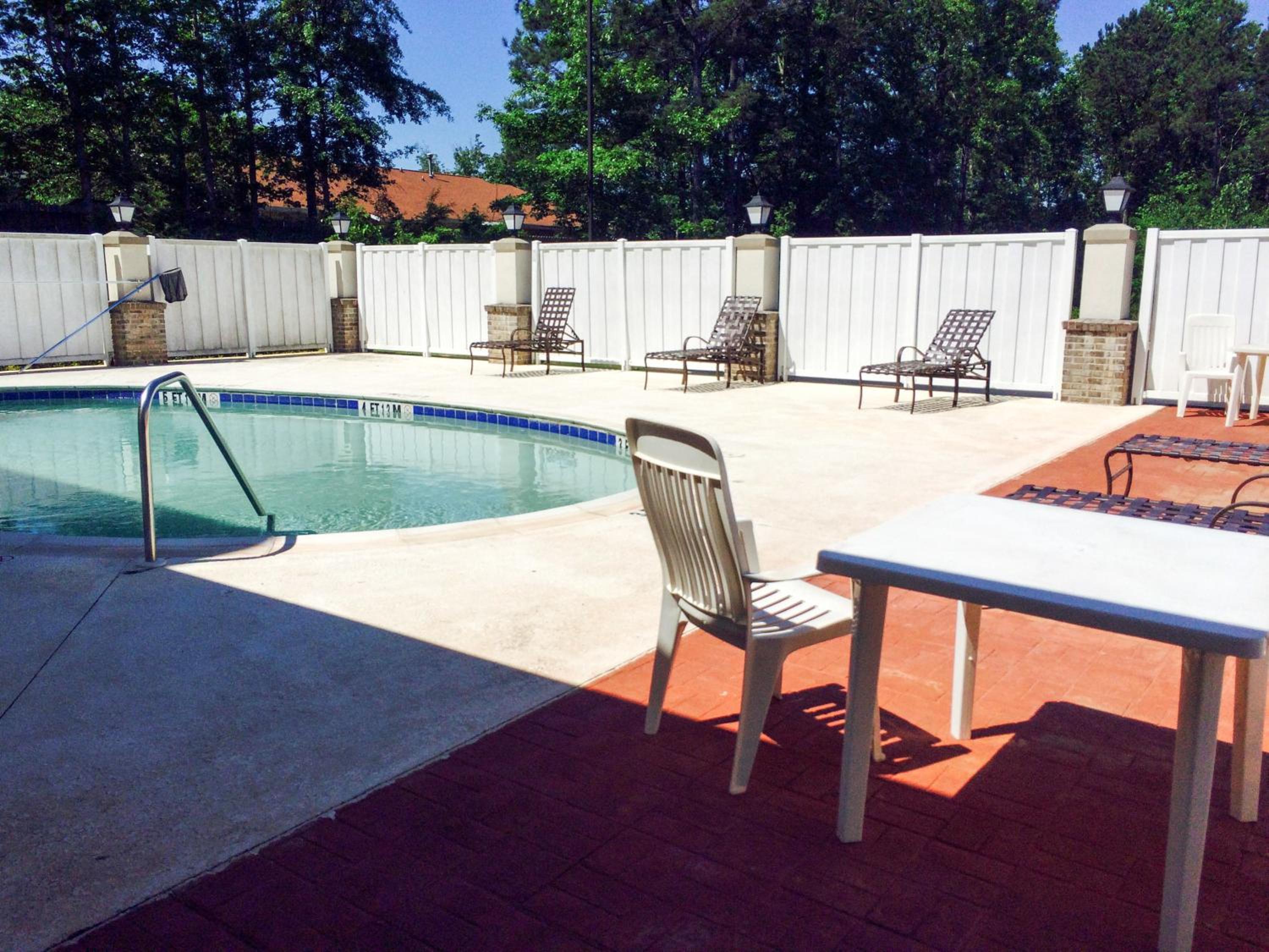 Opelika Vacations - Studio 6-Opelika, AL - Auburn Al - Property Image 3