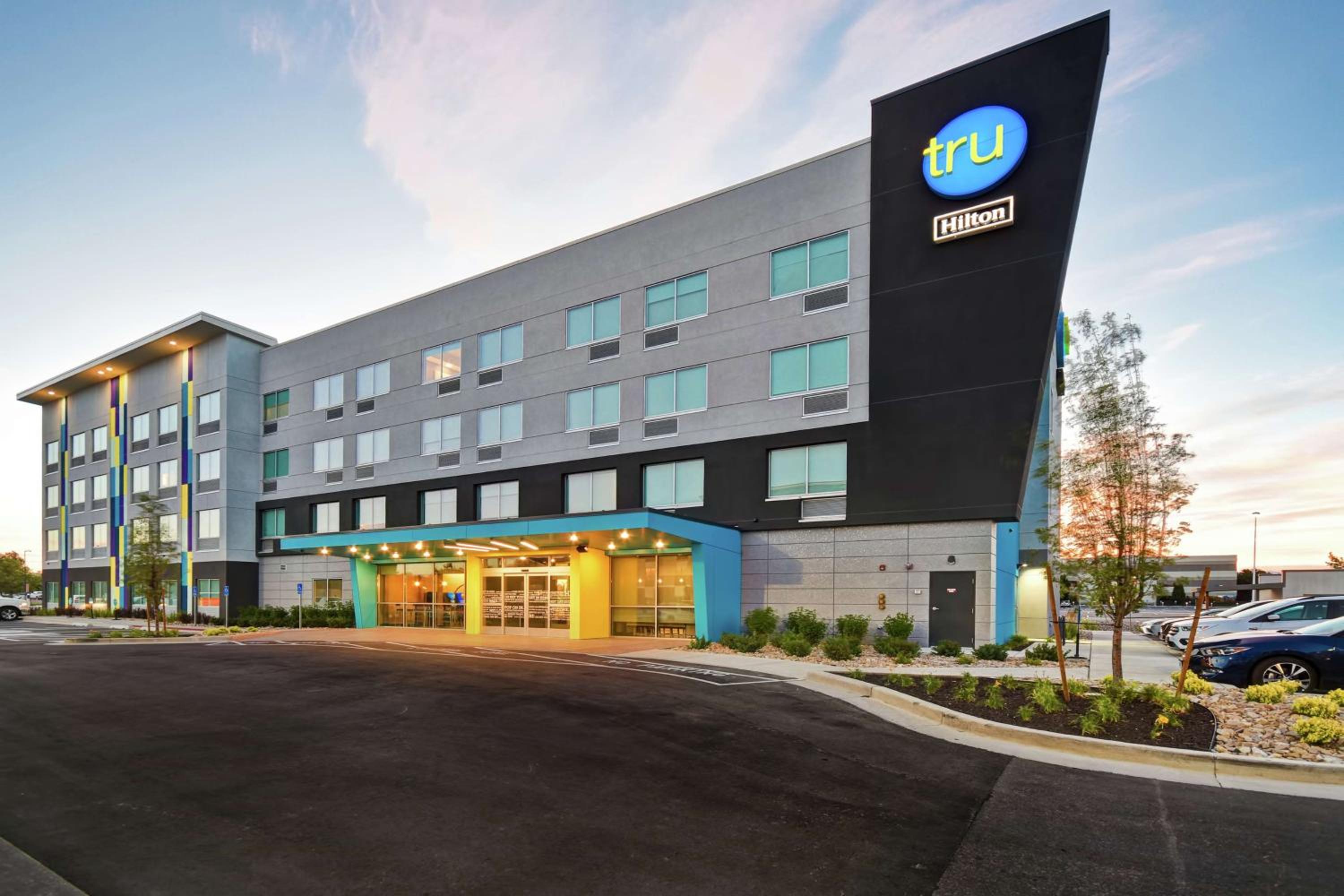 Hotel Tru By Hilton Salt Lake City Airport - Image 1