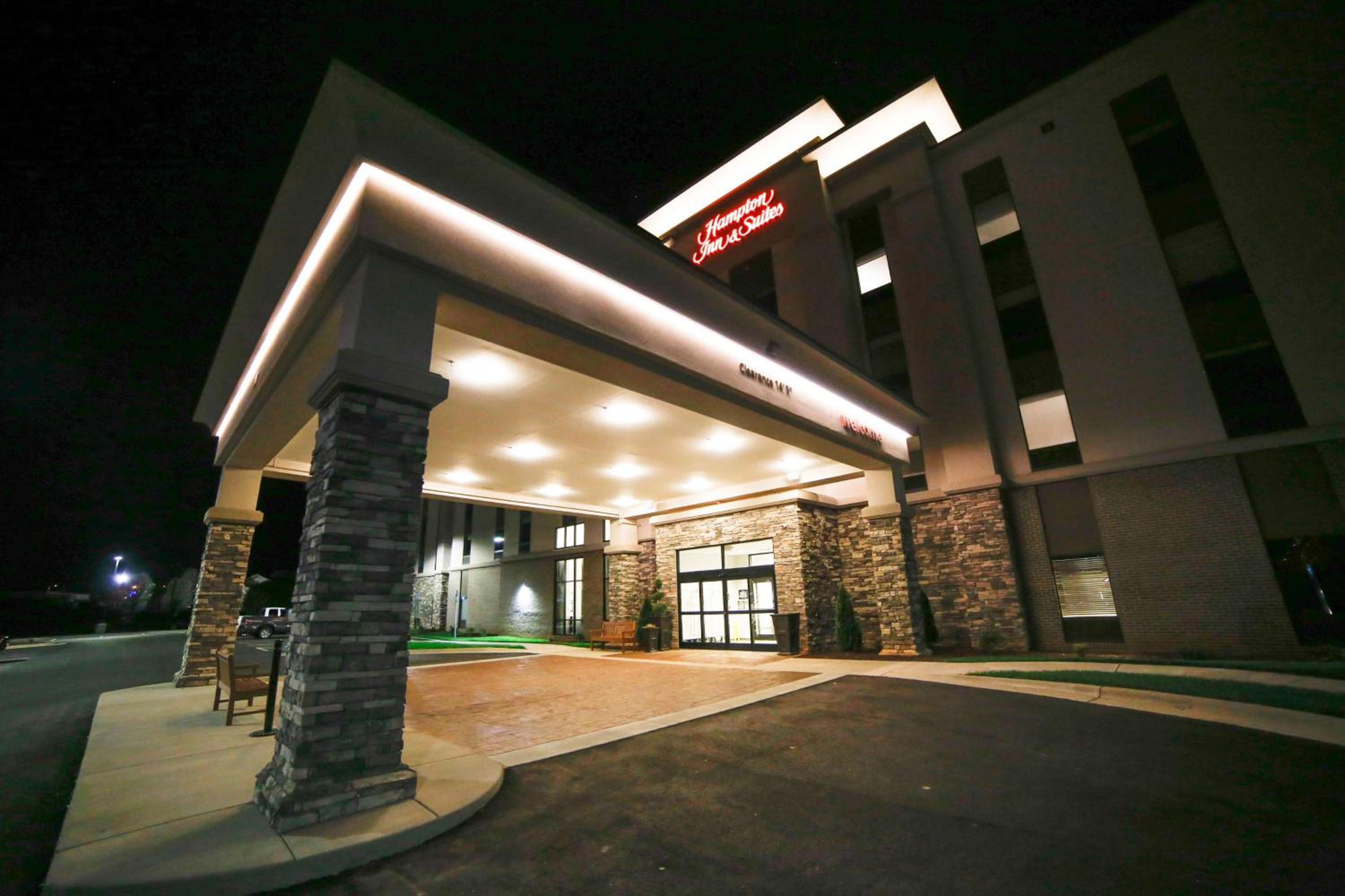 Hampton Inn  Suites Forest City - Property Image 10
