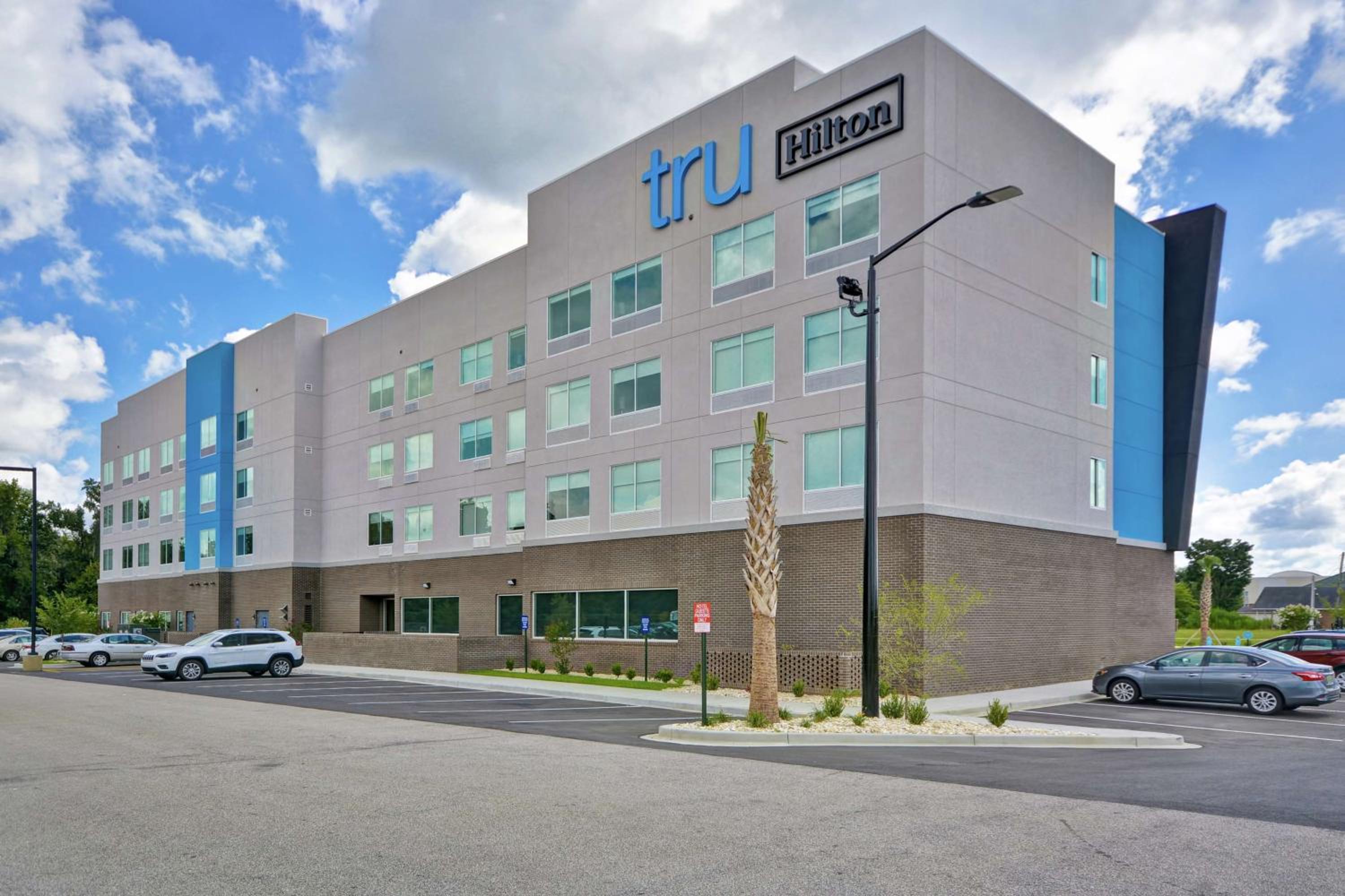 Hotel Tru By Hilton Sumter - Image 1