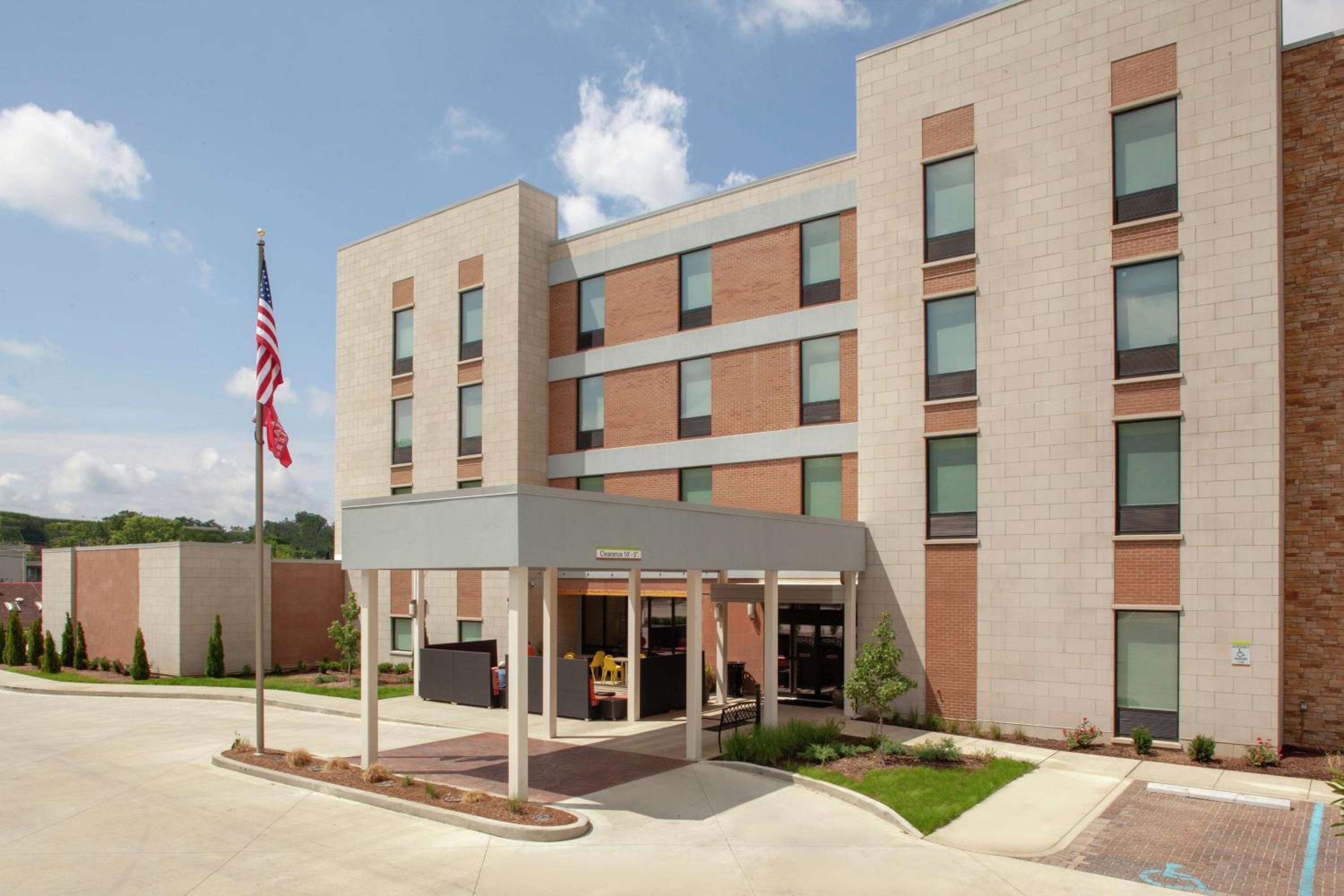 Bloomington Vacations - Home2 Suites by Hilton Bloomington - Property Image 2