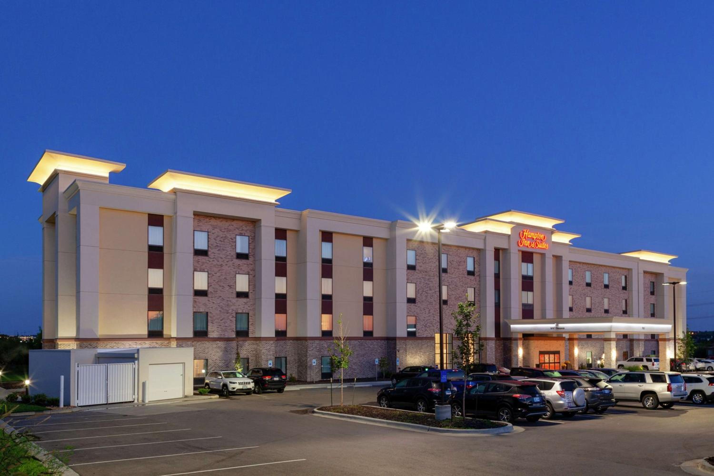 Kansas City Vacations - Hampton Inn  Suites Overland Park South - Property Image 1