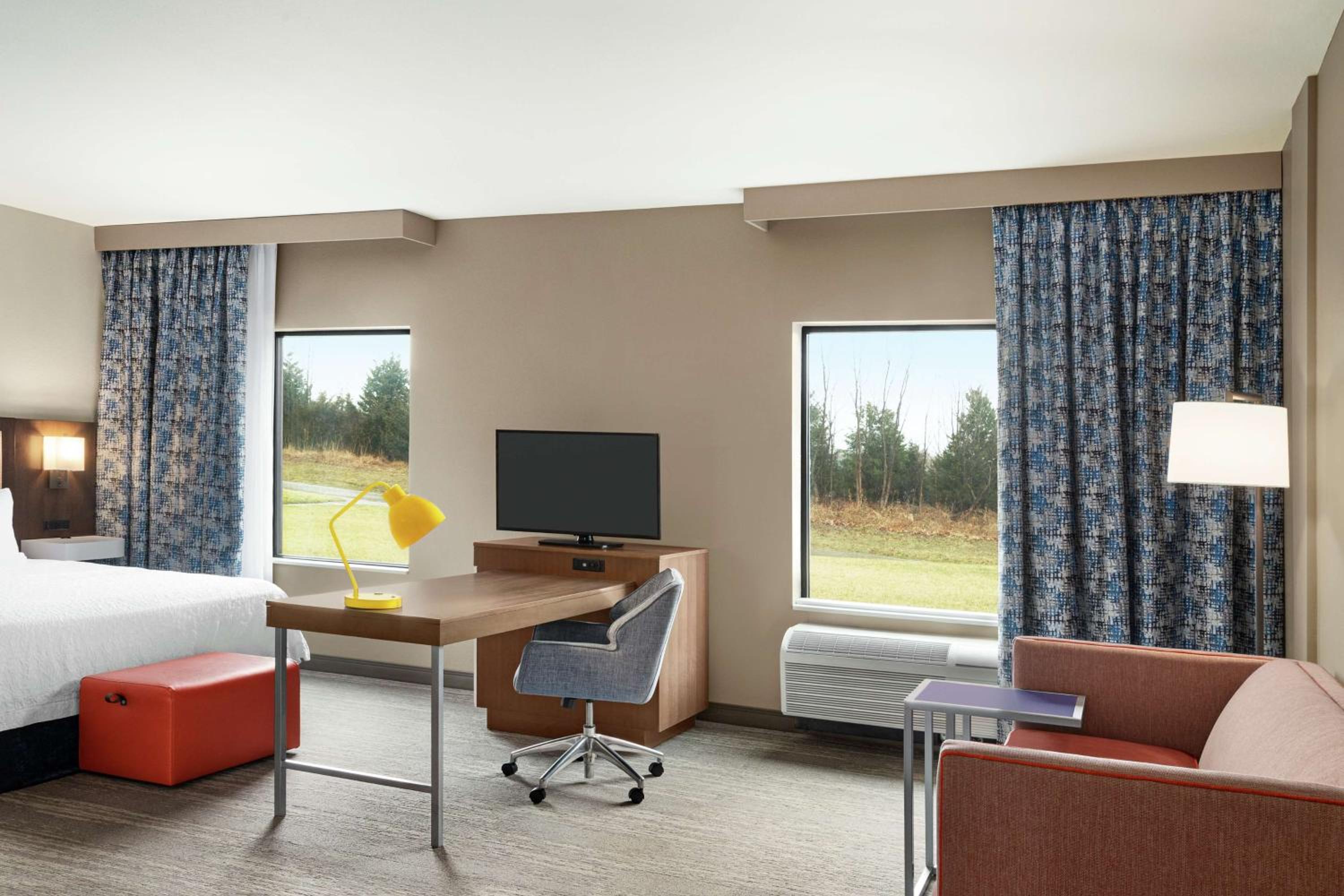 Hampton Inn Suites Overland Park South - Property Image 1