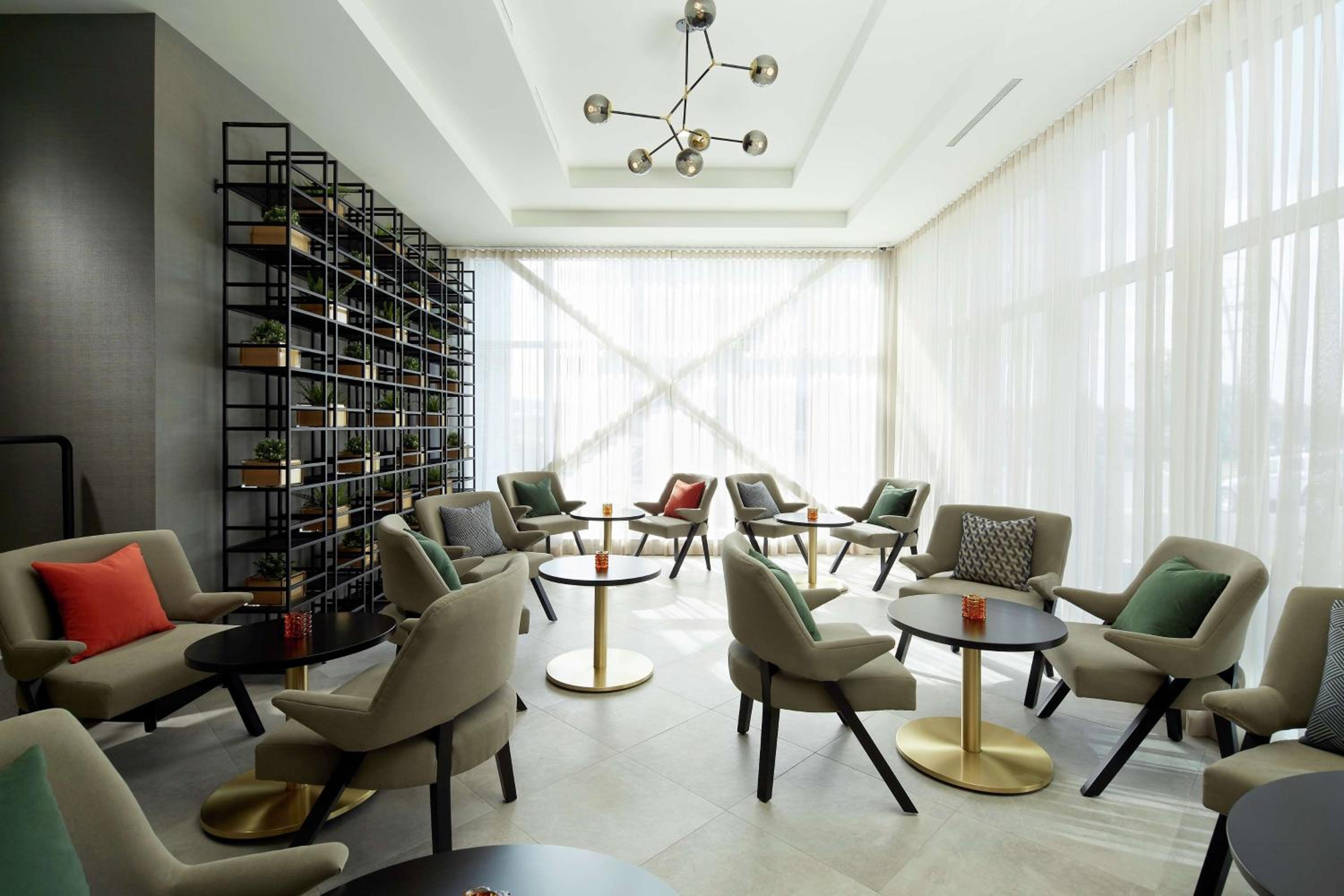 Montreal Vacations - Doubletree By Hilton Montreal Airport - Property Image 2