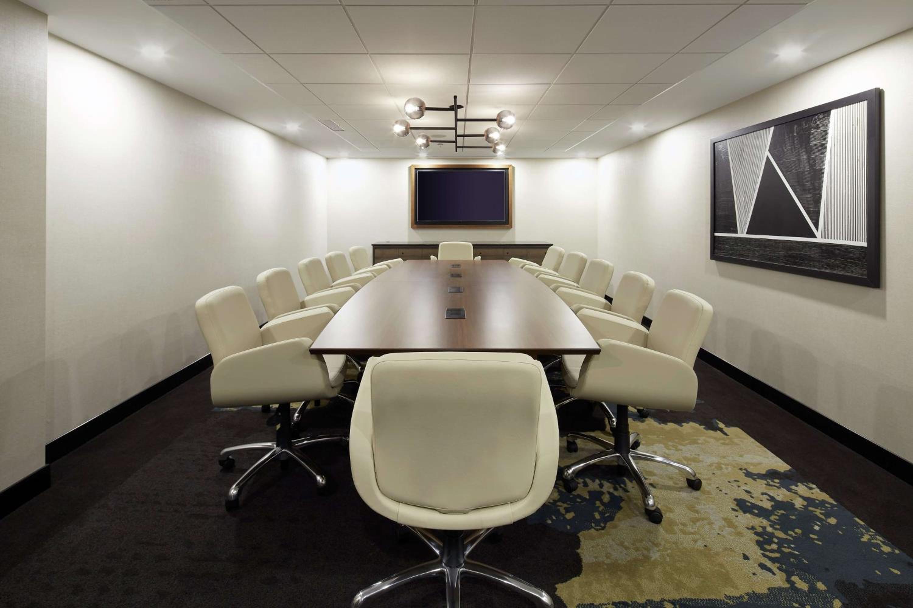 Doubletree By Hilton Montreal Airport - Property Image 7