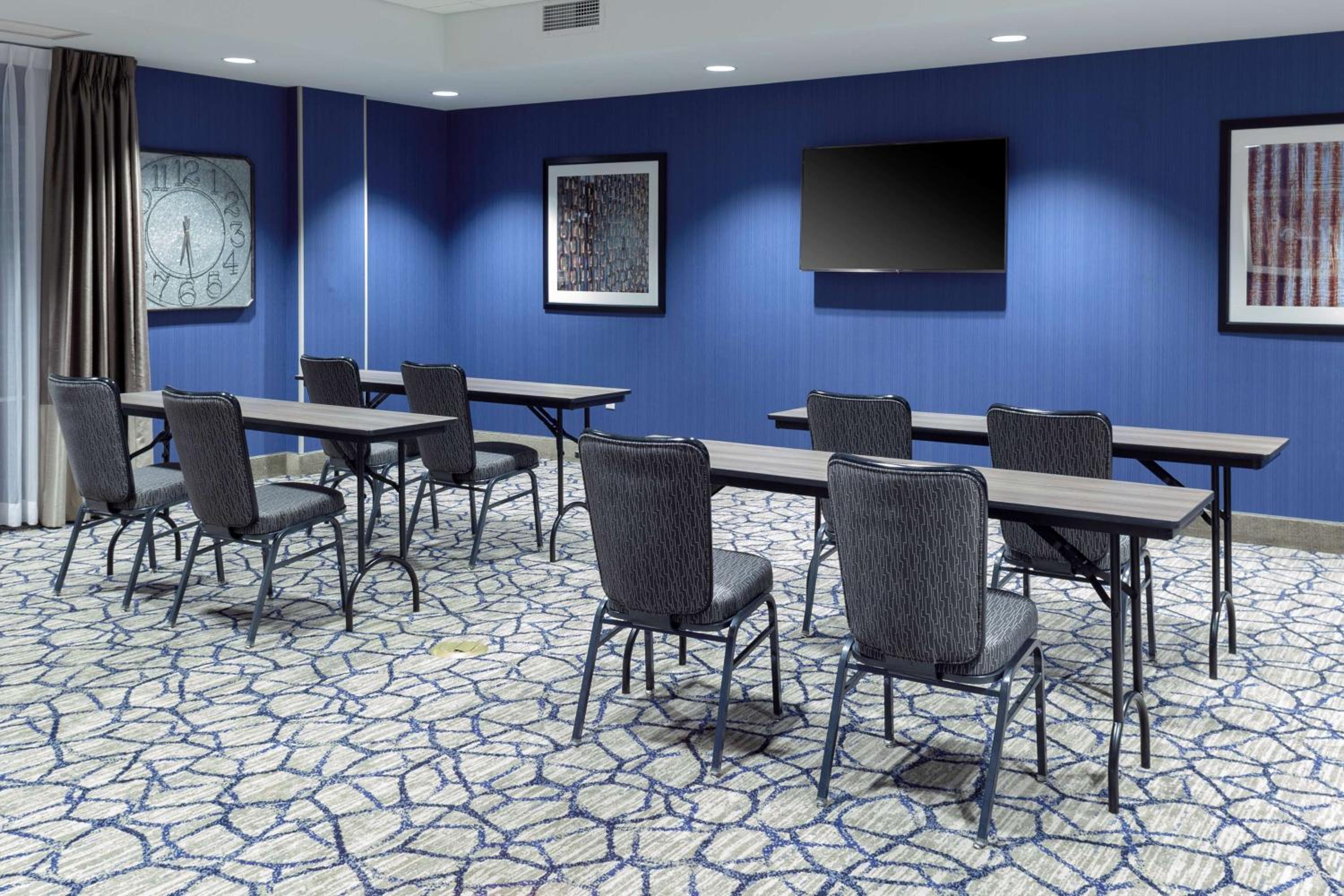 Hampton Inn Suites Overland Park South - Property Image 9