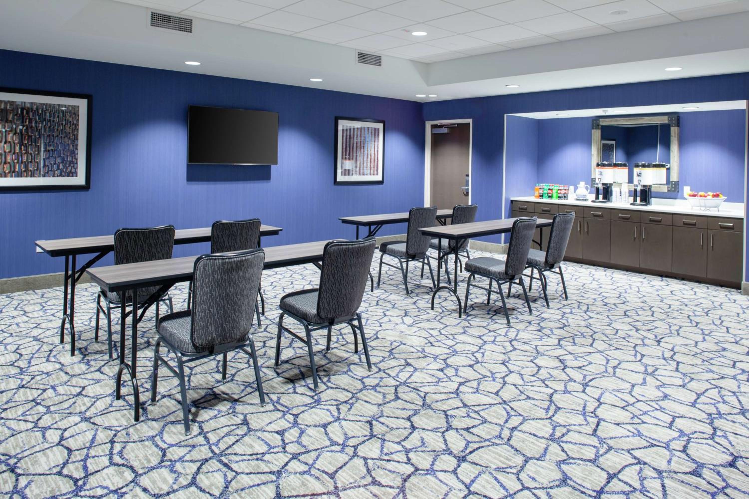 Hampton Inn Suites Overland Park South - Property Image 8