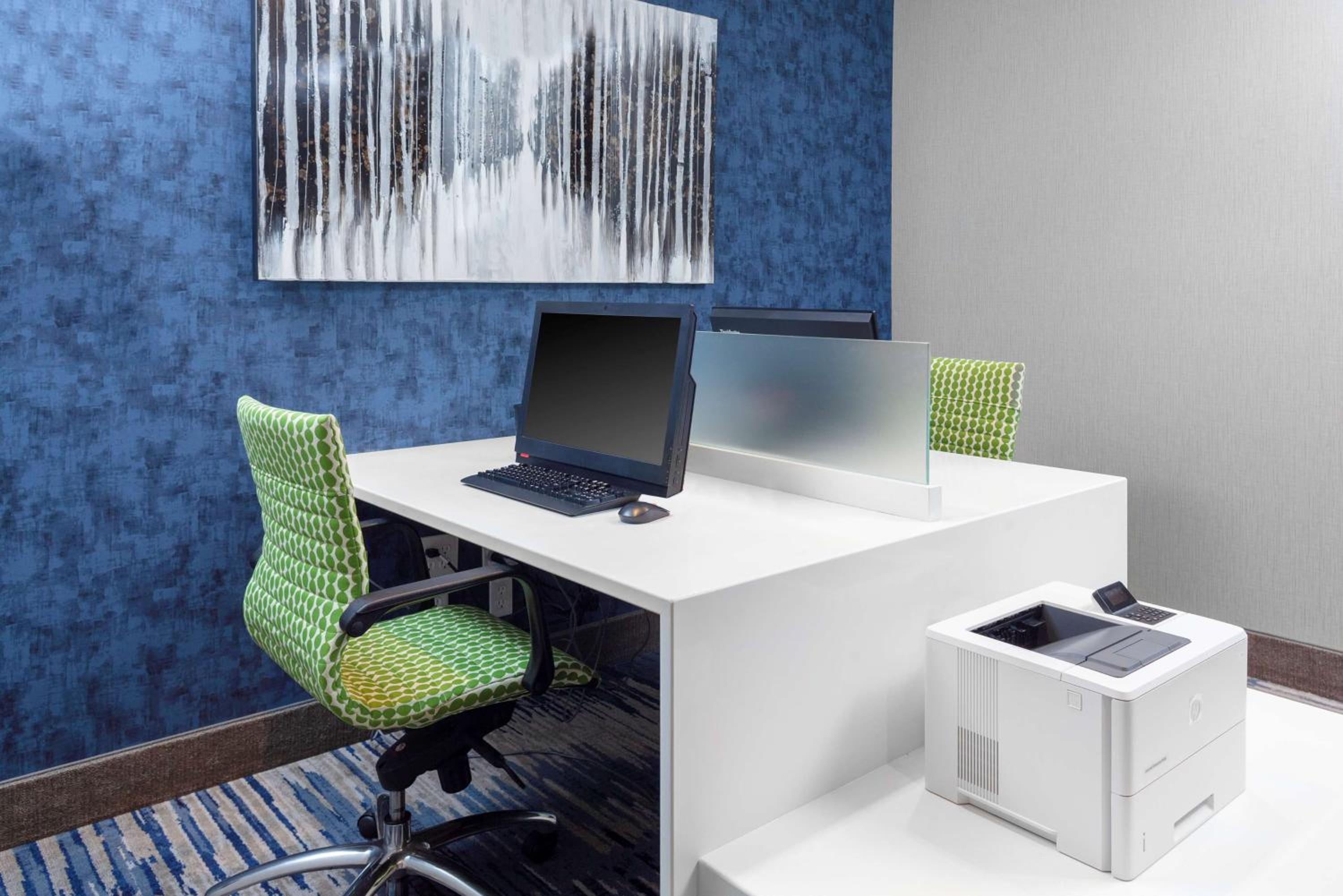 Hampton Inn Suites Overland Park South - Property Image 3