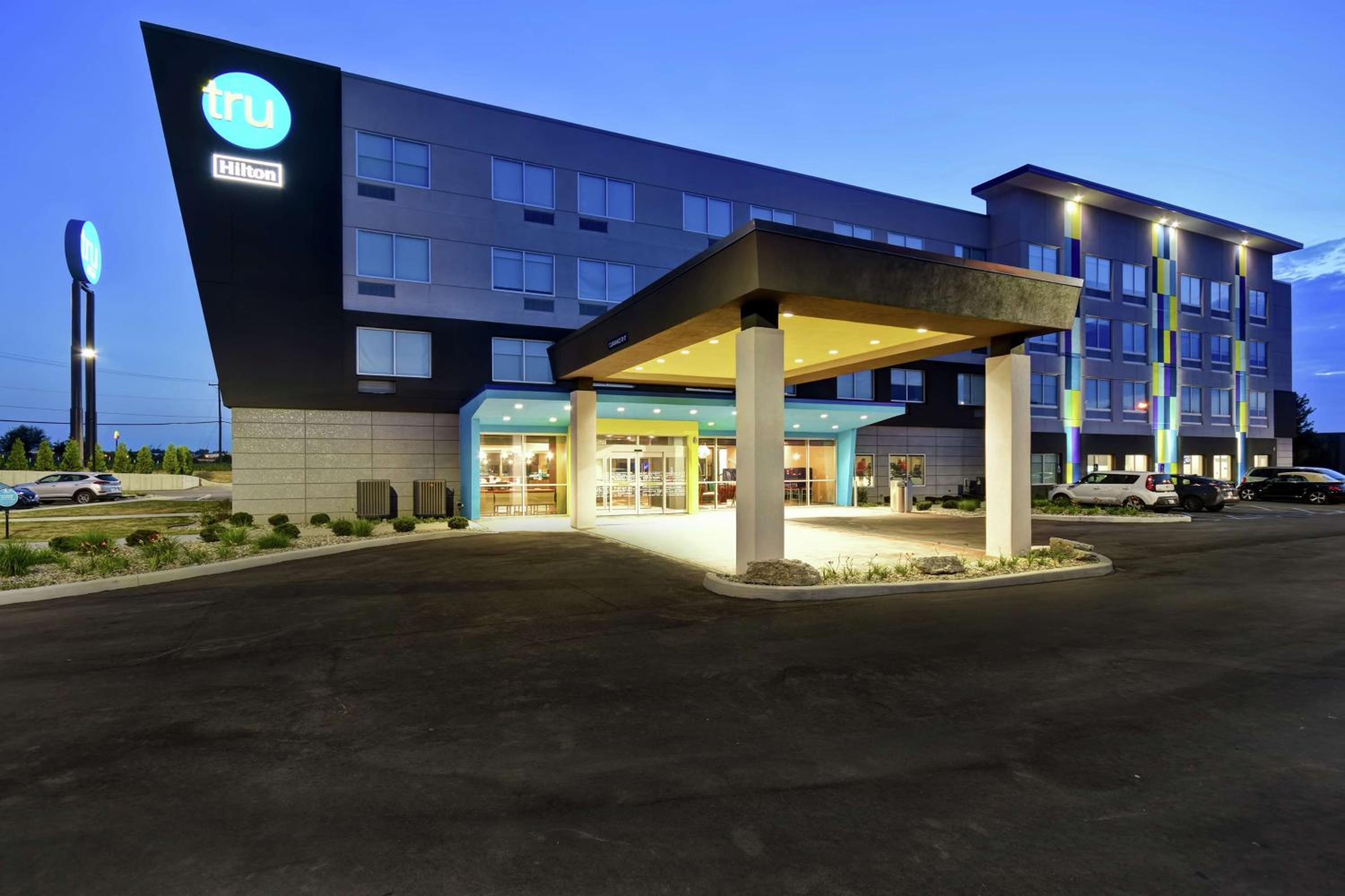 Hotel Tru By Hilton Fort Wayne - Image 1