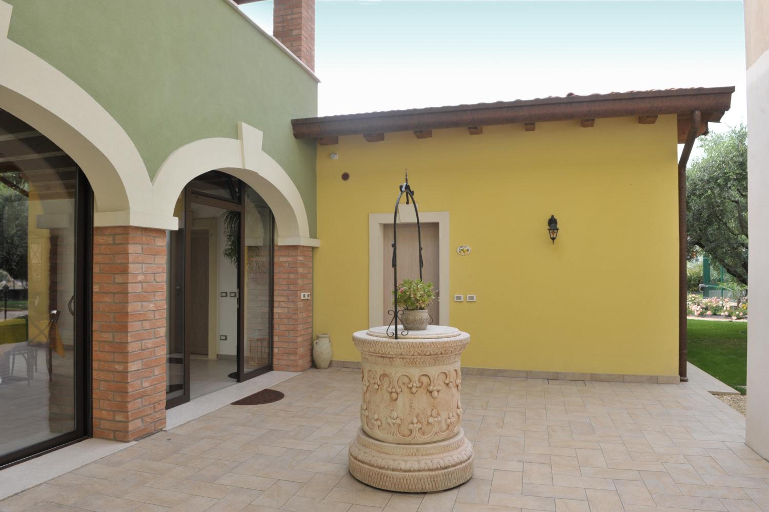 Paradiso degli Ulivi B&B view 2